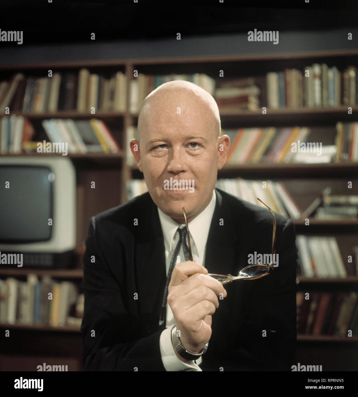 LITERARISCHES COLLOQUIUM Autor UWE JOHNSON, Sendung im ZDF zum Thema: 'Amerikanisierung der deutschen Sprache', Mai 1973. Foto Stock