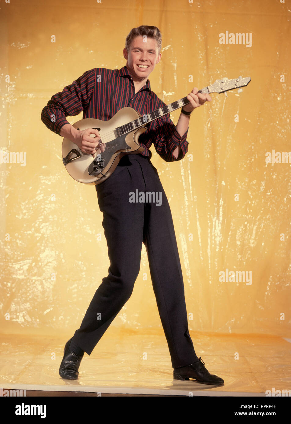 PETER KRAUS, Rock'n'Roll-Sänger, mit Gitarre, 50er Jahre. Ritratto, Musik, Sänger, Musiker, Rock'n'Roll, 50er Foto Stock