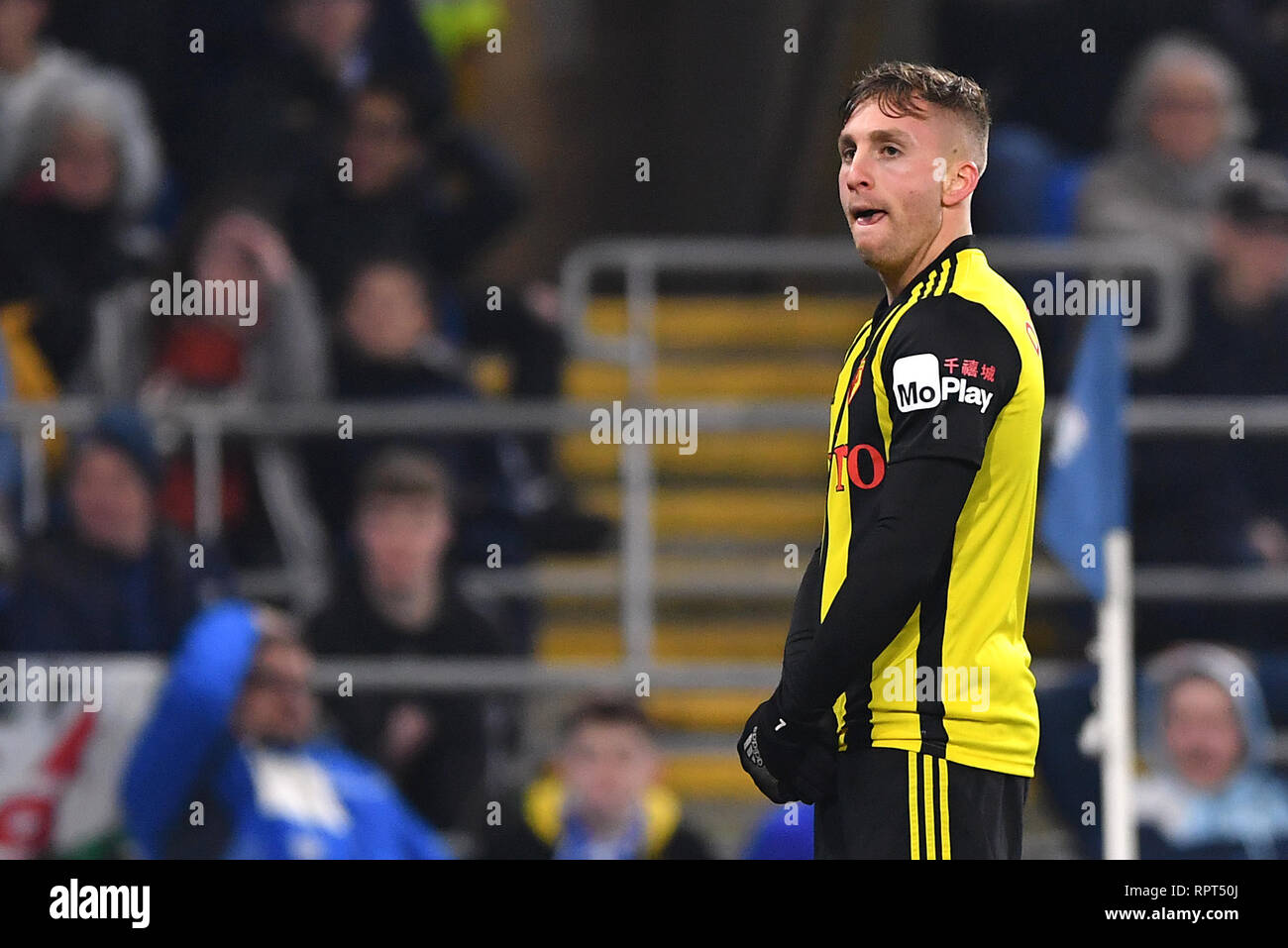 Watford's Gerard Deulofeu punteggio celebra il suo lato il terzo obiettivo del gioco durante il match di Premier League al Cardiff City Stadium. Foto Stock