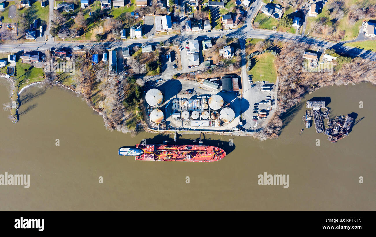 Caricamento chiatta a Peckham Industries Inc, la raffinazione del petrolio, Atene, NY, STATI UNITI D'AMERICA Foto Stock