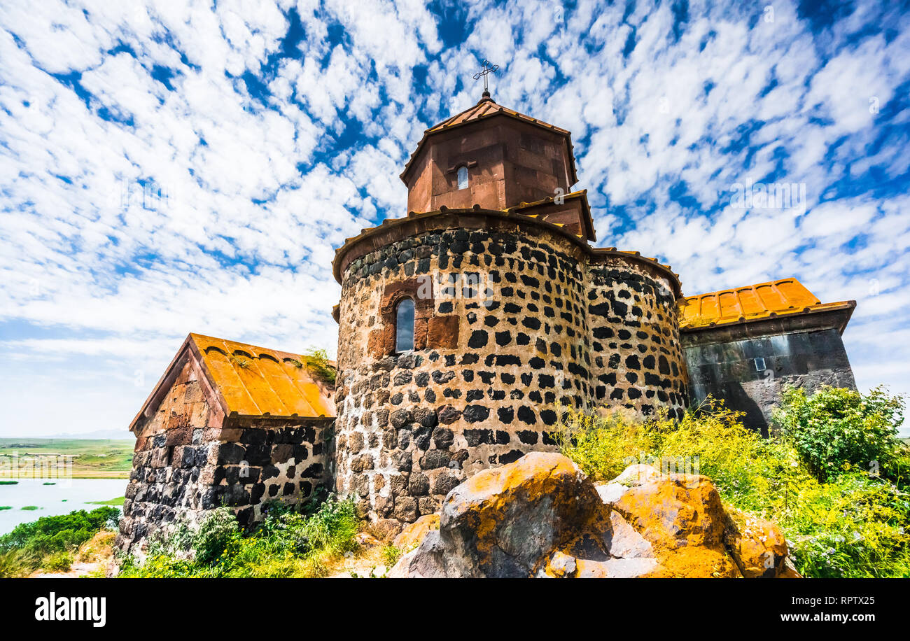 Hayravank monastero sulle rive del lago Sevan, Armenia Foto Stock
