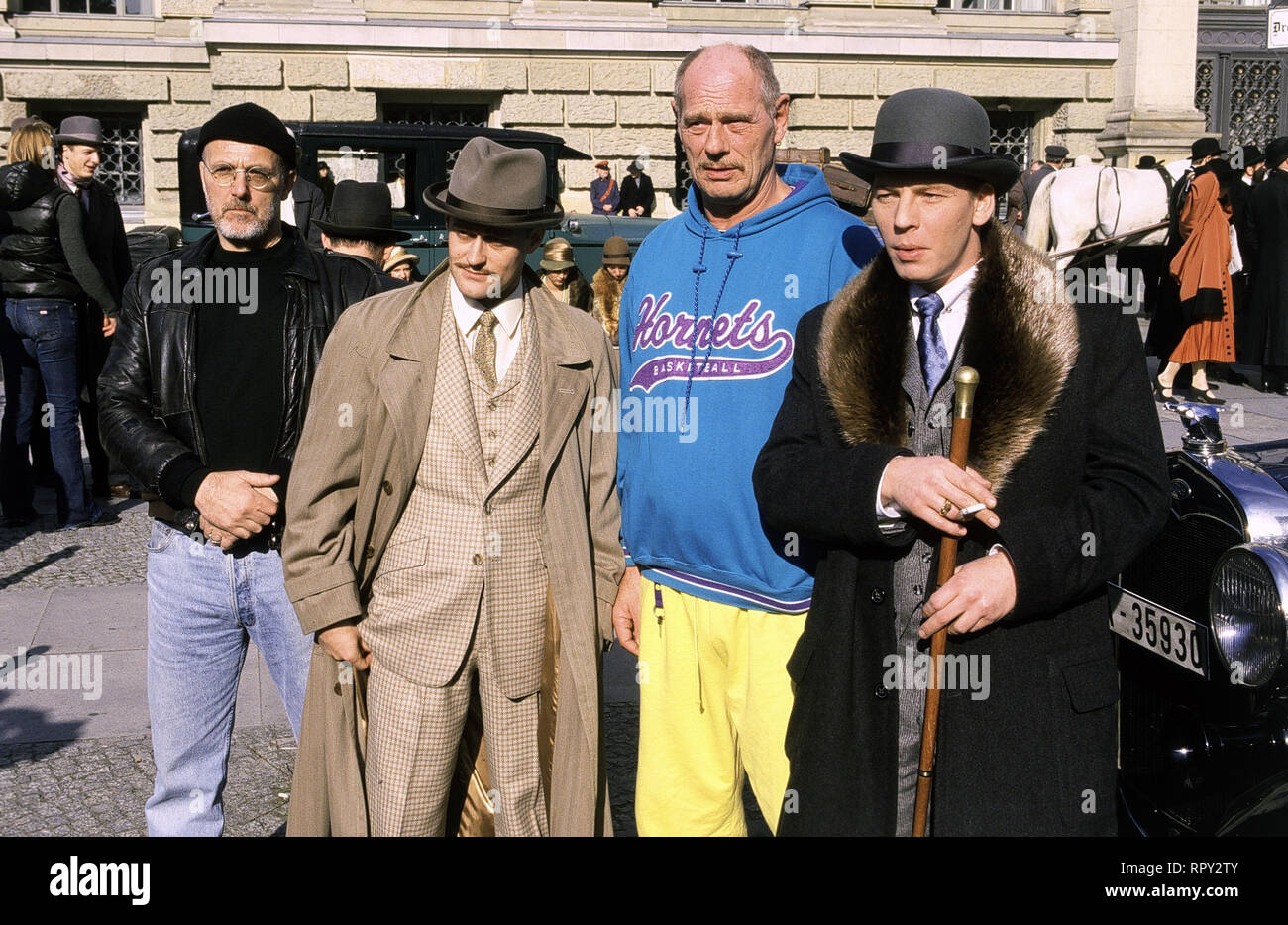 Il Sass / D 2001 / Carlo Rola Erich Sass (Jürgen Vogel), EKKI LEHMANN (Ausbrecherkönig), Franz Sass (BEN BECKER) / Überschrift: SASS / D 2001 Foto Stock