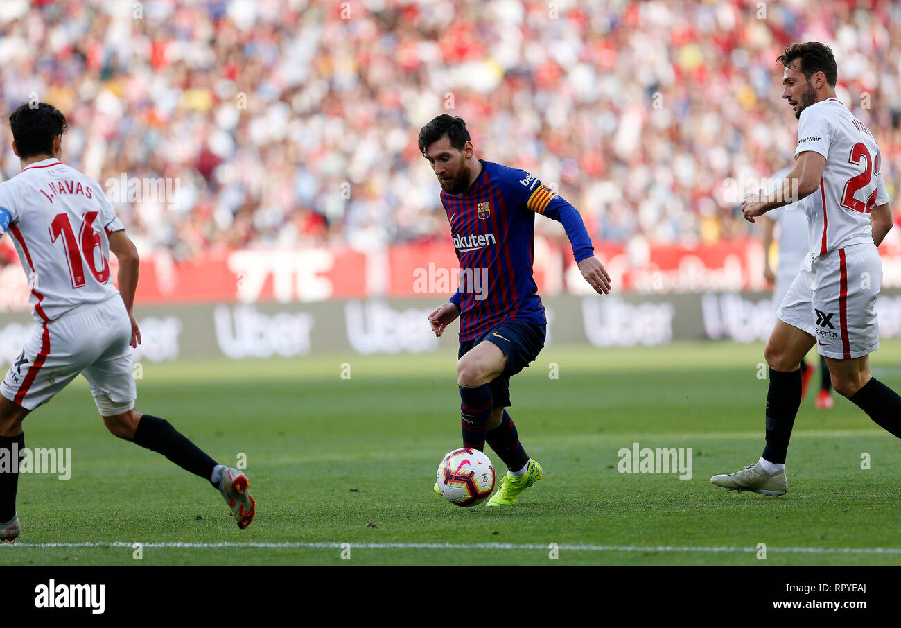 Lionel Messi (FC Barcelona) visto in azione durante la Liga match tra Sevilla FC e Futbol Club Barcelona a Estadio Sanchez Pizjuan di Siviglia, Spagna. ( Il punteggio finale; Sevilla FC 2:4 Futbol Club Barcelona ) Foto Stock
