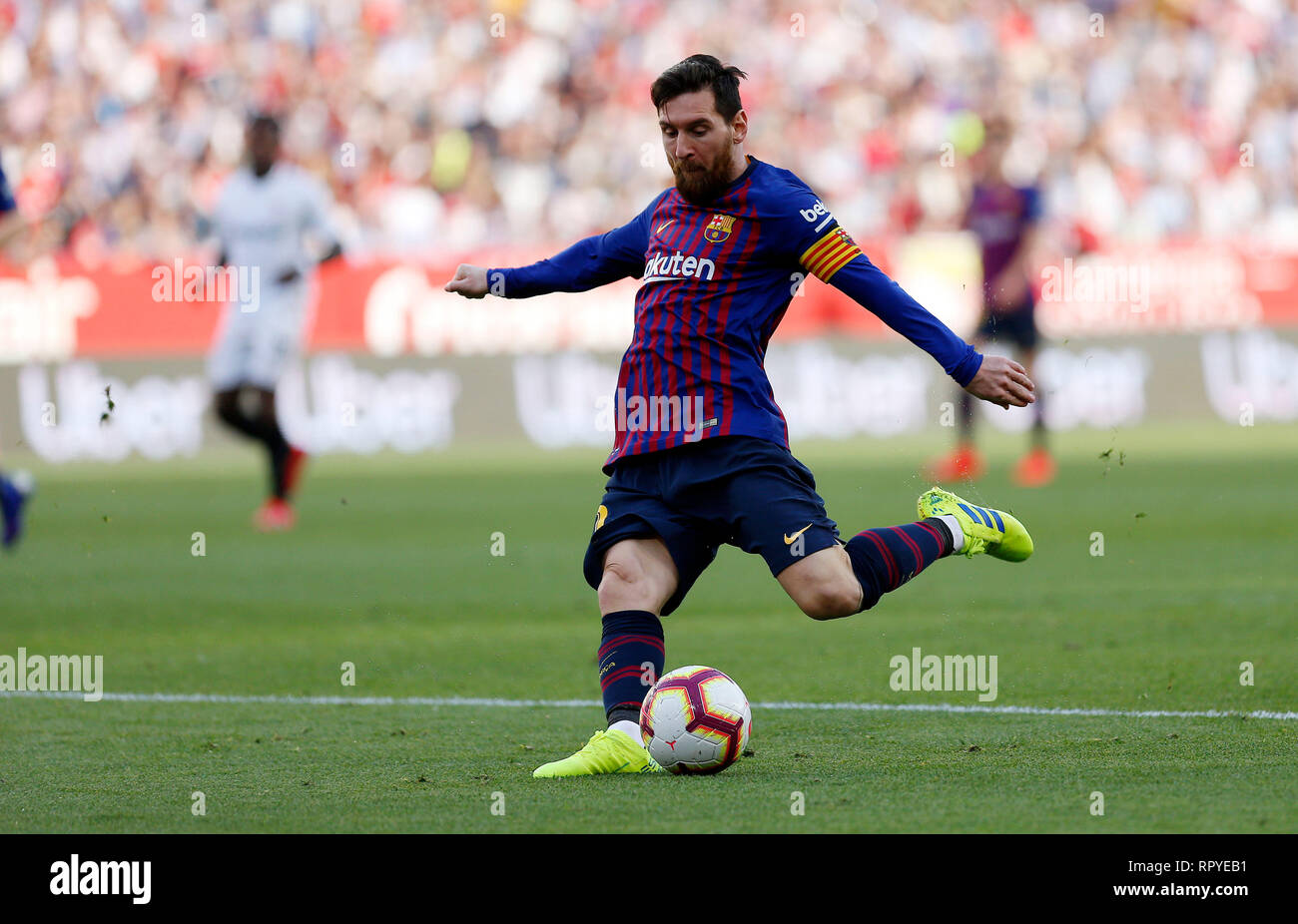 Lionel Messi (FC Barcelona) visto in azione durante la Liga match tra Sevilla FC e Futbol Club Barcelona a Estadio Sanchez Pizjuan di Siviglia, Spagna. ( Il punteggio finale; Sevilla FC 2:4 Futbol Club Barcelona ) Foto Stock