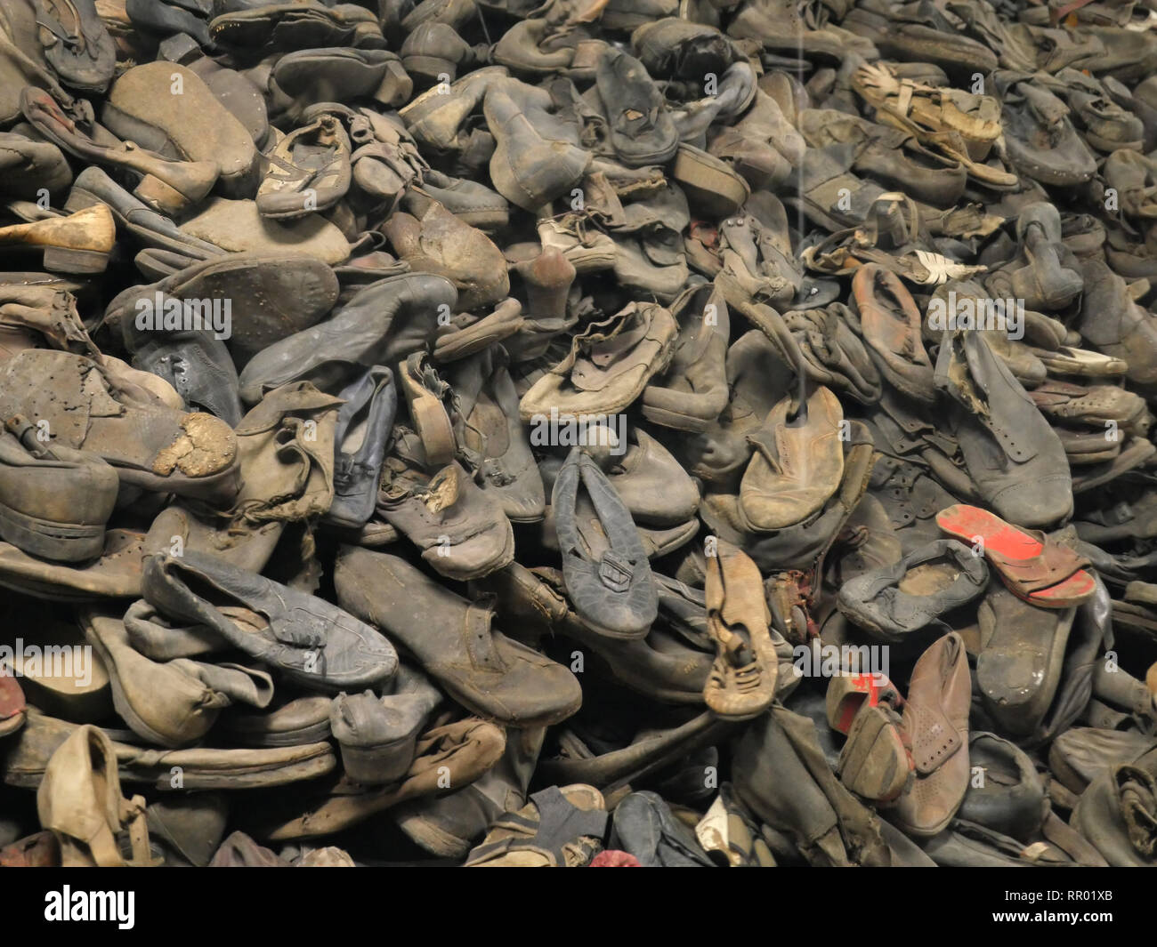 Polonia - Museo di Auschwitz siti turistici dell'ex campo di concentramento.Scarpe og detenuti uccisi in camp. Foto Stock