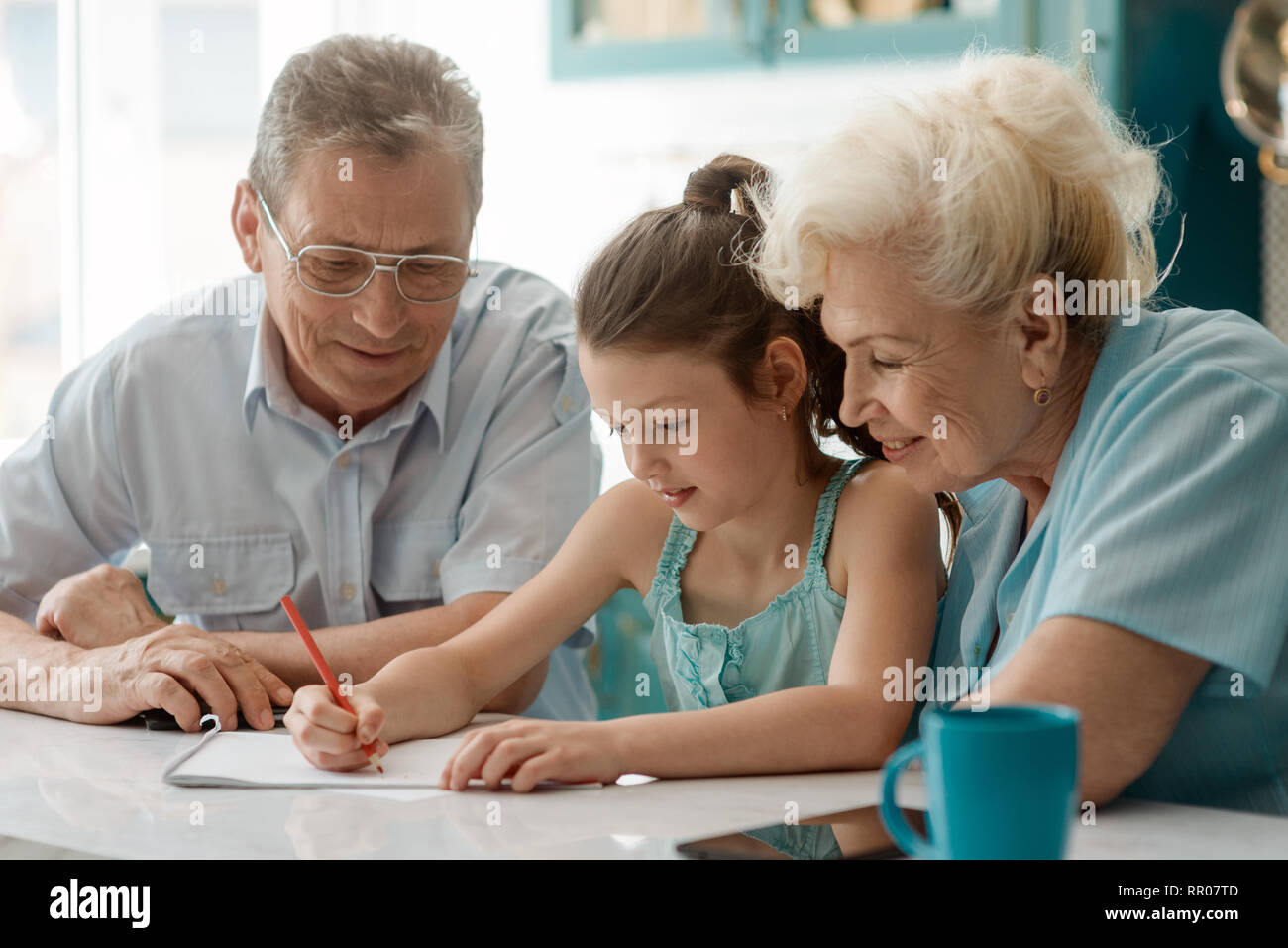 Mia nipote il disegno di una foto Foto Stock