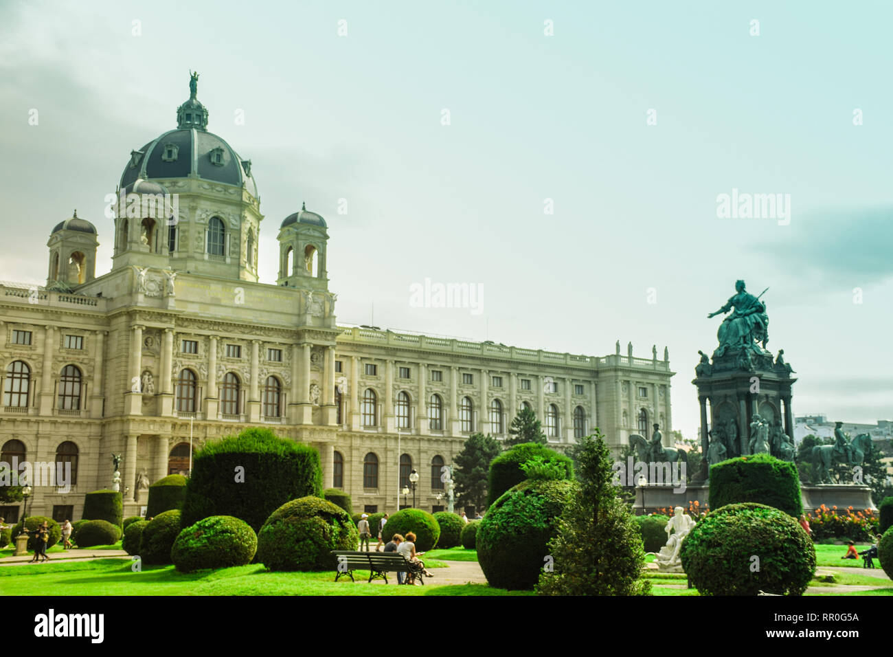 Maria Theresa monumento in una giornata nuvolosa a Vienna, in Austria Foto Stock