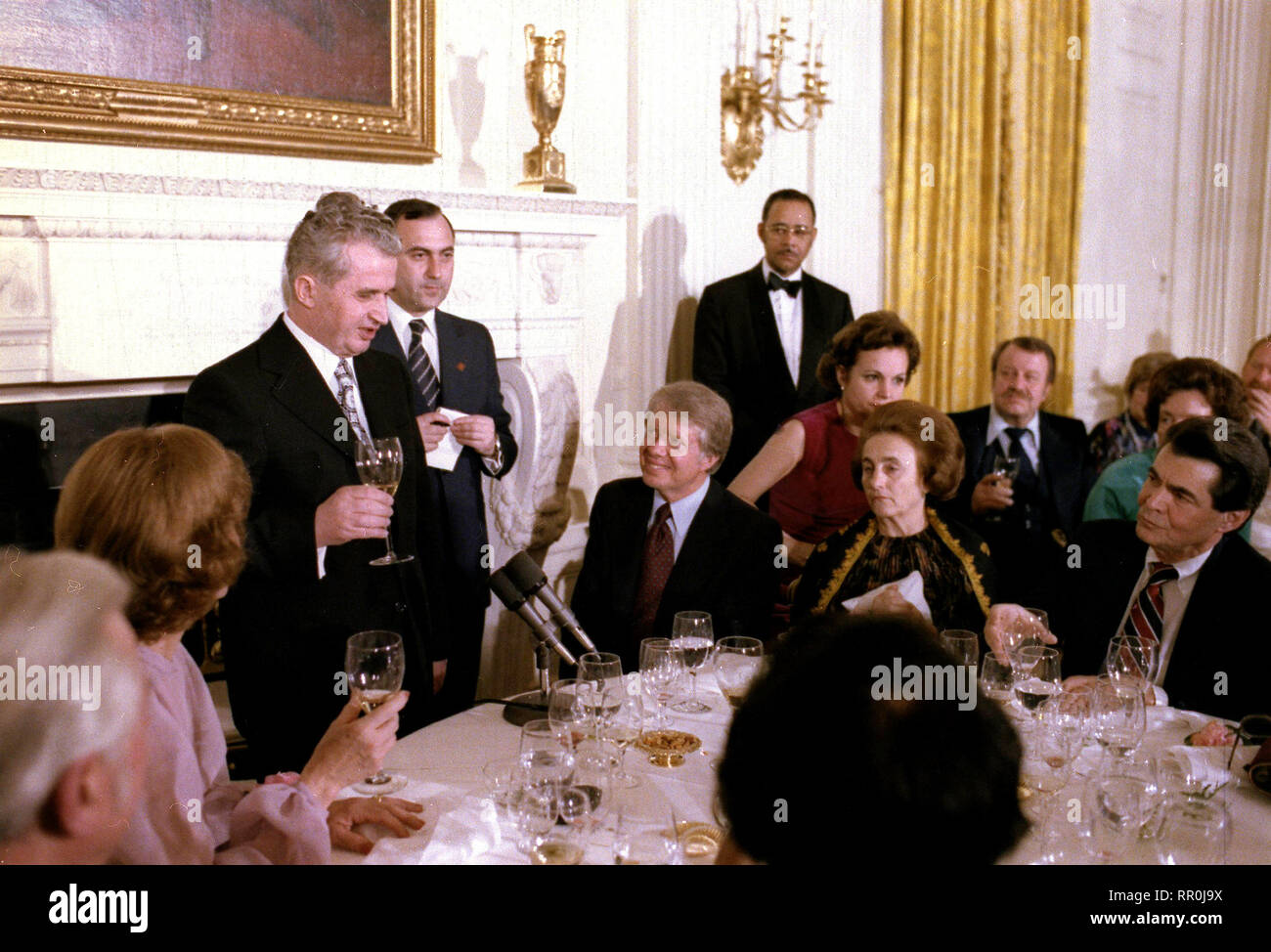 Jimmy Carter e Rosalynn Carter stato ospite a cena per il Presidente della Romania, Nicolae Ceausescu Aprile 12, 1978 Foto Stock