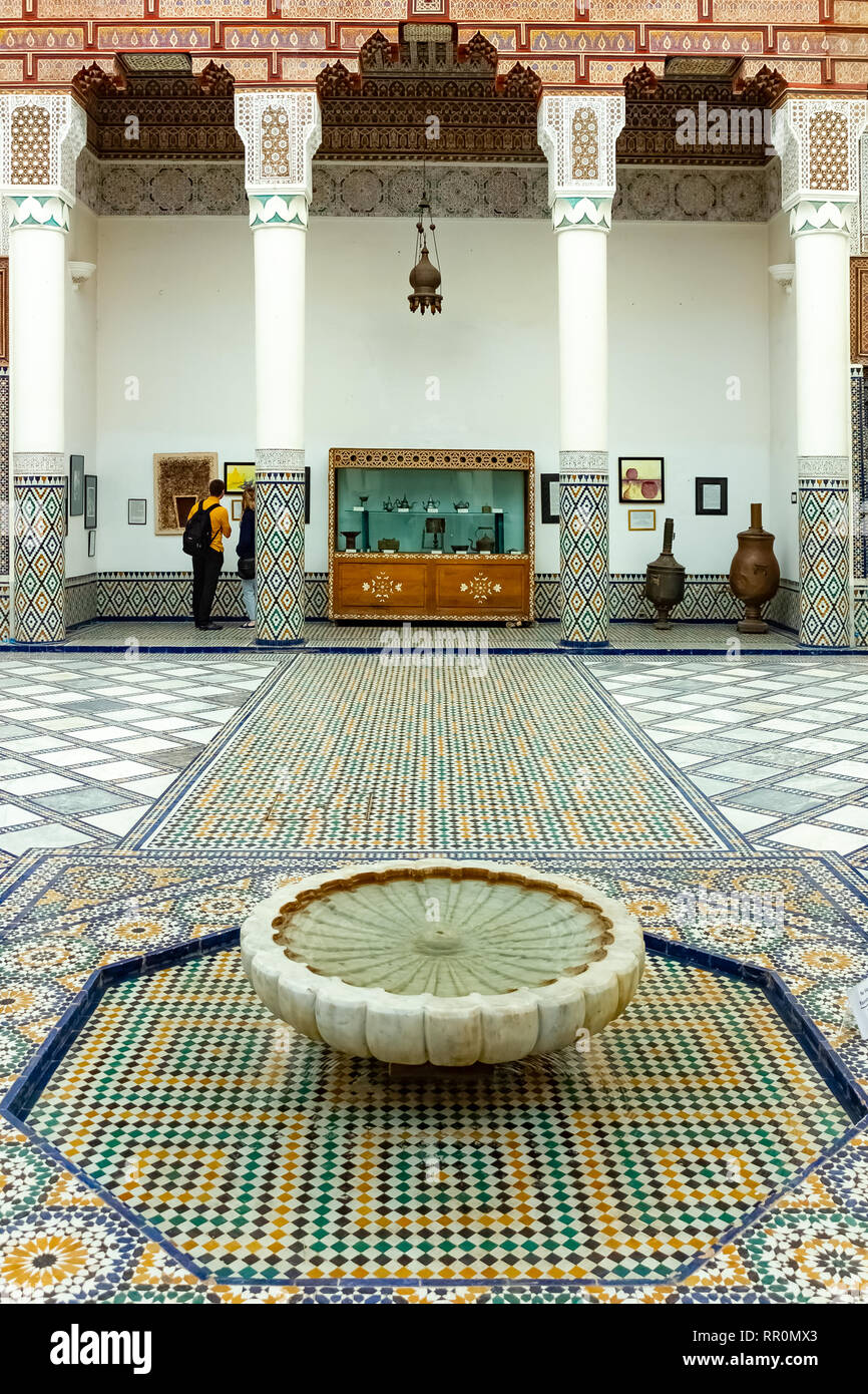 Marrakech, Marocco - 10 Novembre 2018: all'interno del Museo di Marrakech situato nel dar Menebhi Palace Foto Stock