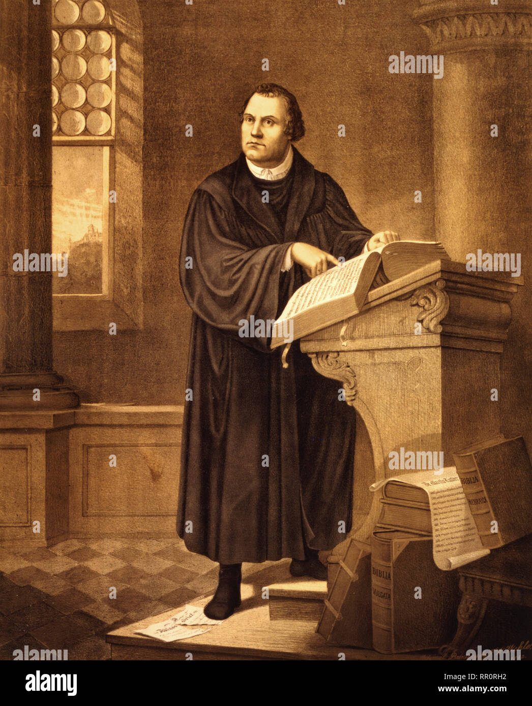 Il dott. Martin Luther, ritratto a figura intera, in piedi, rivolto leggermente verso sinistra, la lettura in chiesa. ca 1882 Foto Stock