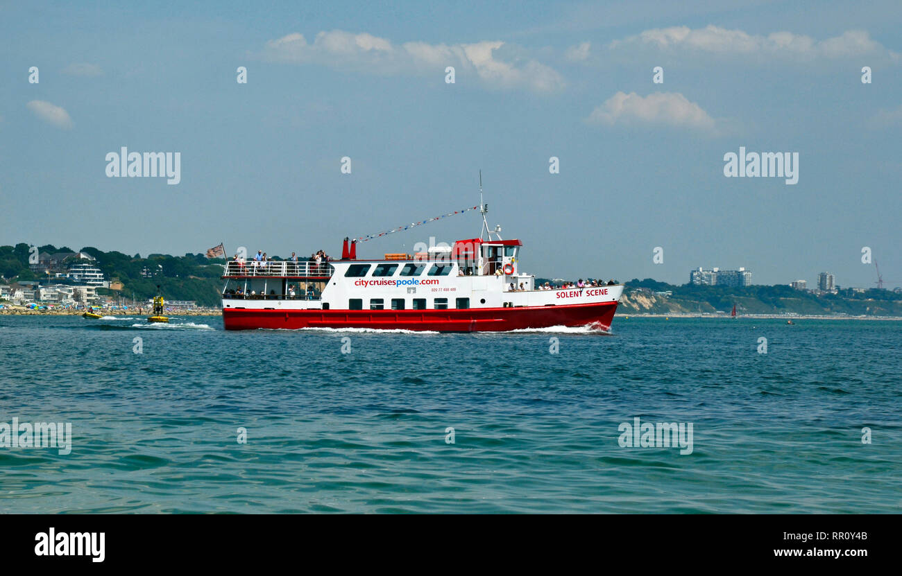 City Cruises Poole nave che lascia Shell Bay, Studland, Swanage, Isle of Purbeck, Dorset, Regno Unito Foto Stock