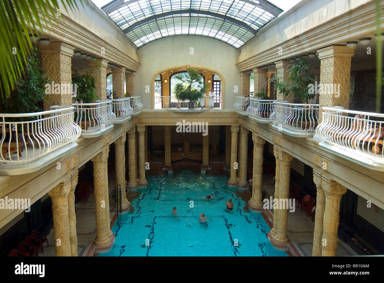 Il Gellért bathhouse Piscina interna Foto Stock