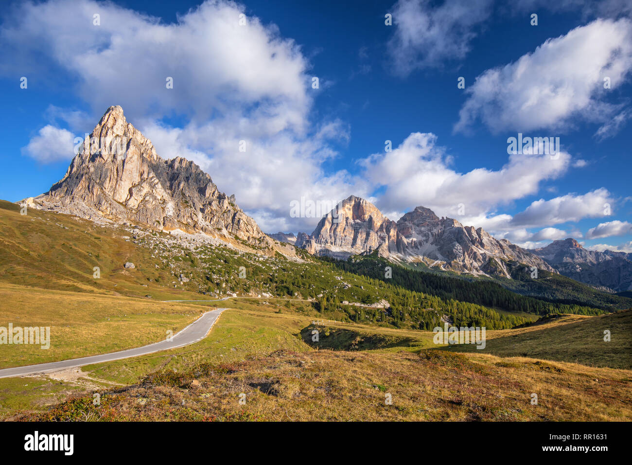 Scenic panorama sul Passo Giau nel Parco Nazionale delle Dolomiti, Italia Foto Stock