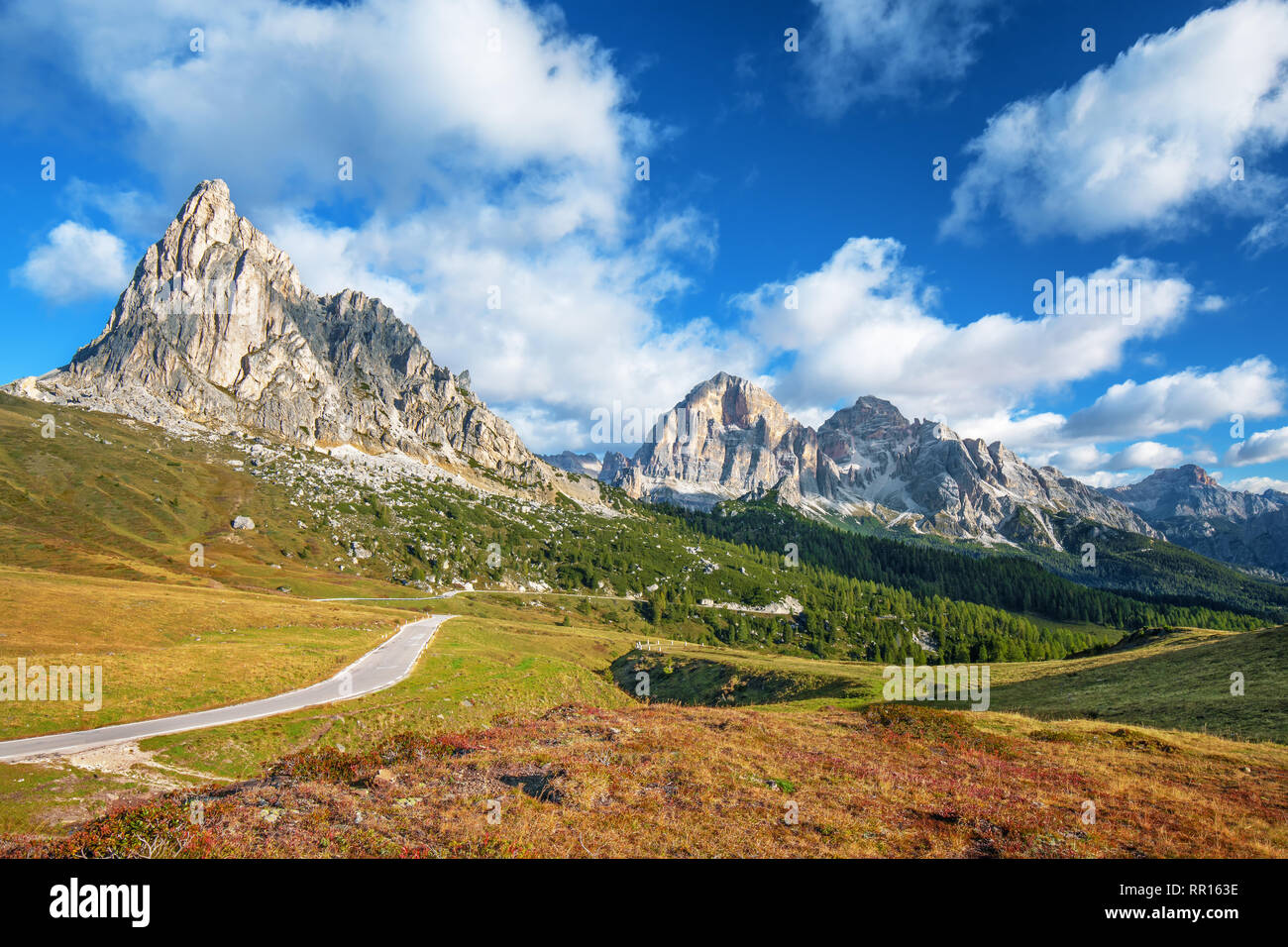 Scenic panorama sul Passo Giau nel Parco Nazionale delle Dolomiti, Italia Foto Stock