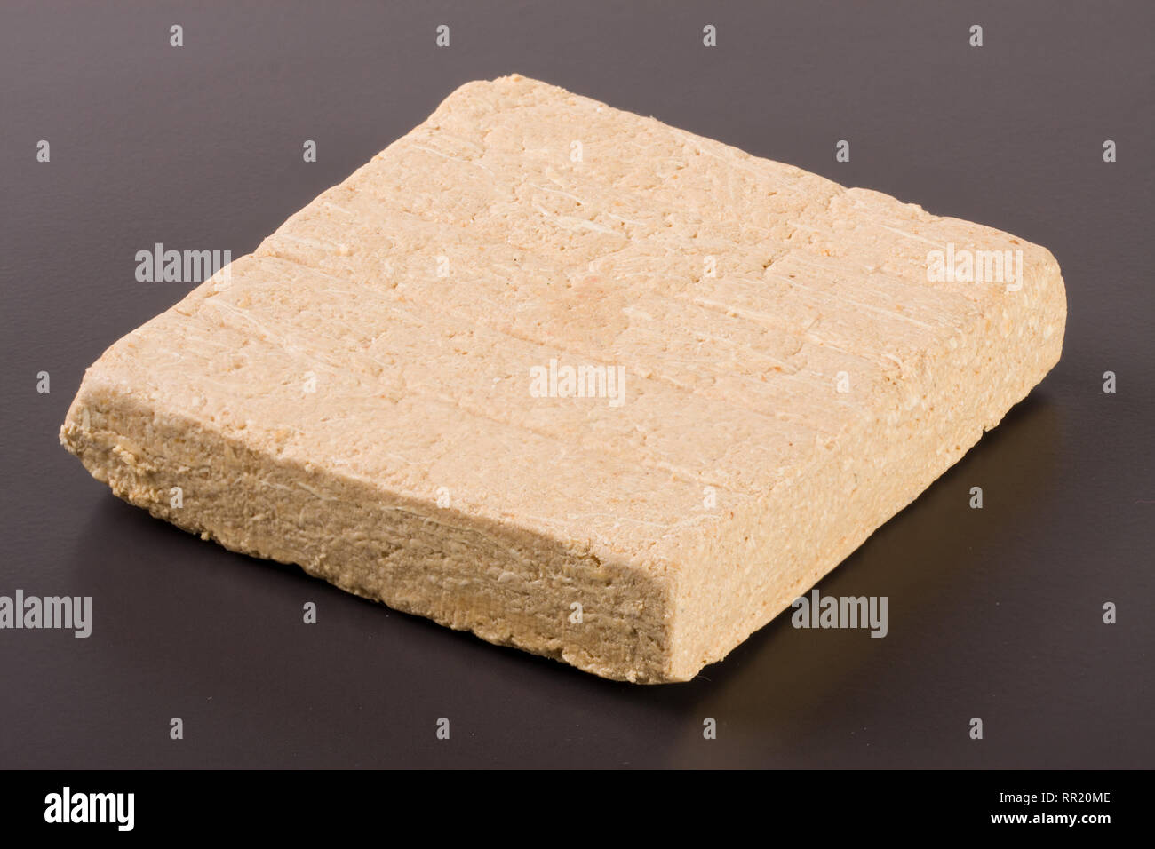 Peanut halva su sfondo scuro closeup Foto Stock