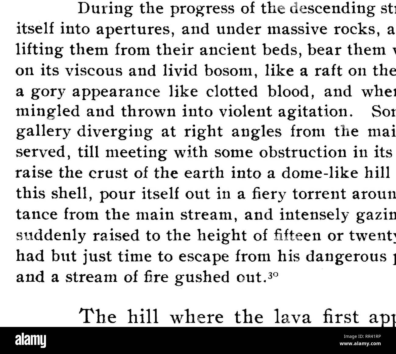 . Memorie del Bernice Pauahi Bishop Museum di Etnologia polinesiano e Storia Naturale. Storia naturale; Etnologia. Il Kilauea Visiled nell' Datm. 55 moiiiitai-n, ed è comune nella vecchia tlie scorre vicino Hoiioluln, e in seguito fluisce da Manila Loa, in Kan. In tbe cratere di Kilanea l'olivina è niiicli in particelle più piccole. Ill novembre dello stesso anno, quando visitate da Dana, la lava era caduto tre hnndred e quaranta piedi sotto la battuta di nero, o quasi un migliaio di metri sotto tlie più alta della parete e solo tre pozze di lava sono stati in azione. Haleniaiiman era quindici centinaia di piedi di lunghezza e un t li Foto Stock