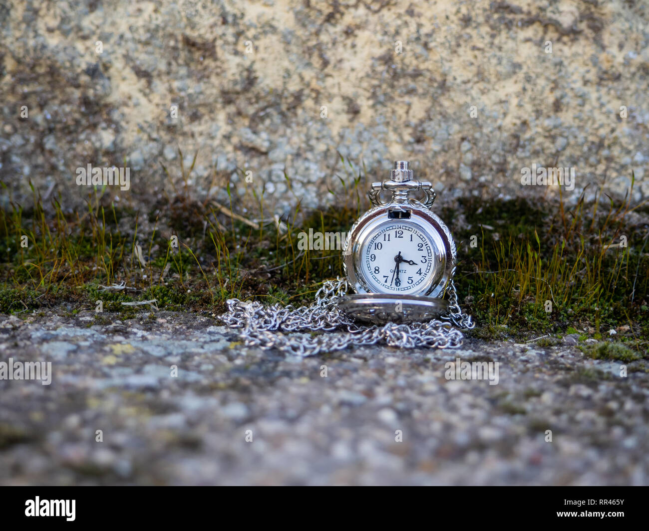 Antico orologio a catena placcata Foto Stock