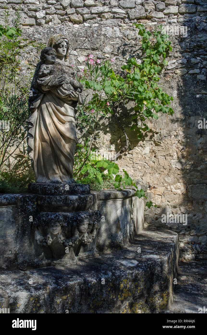 Nel parco di Chateau de Villeneuve les Avignon Francia Foto Stock