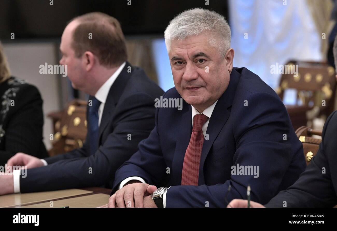 Mosca, Russia. Il 22 febbraio, 2019. Ministero russo dell'Interno Vladimir Kolokoltsev, destra, prima della partenza dei membri permanenti del Consiglio di sicurezza della Federazione Russa incontro presso il Cremlino Febbraio 22, 2019 a Mosca, in Russia. Credito: Planetpix/Alamy Live News Foto Stock