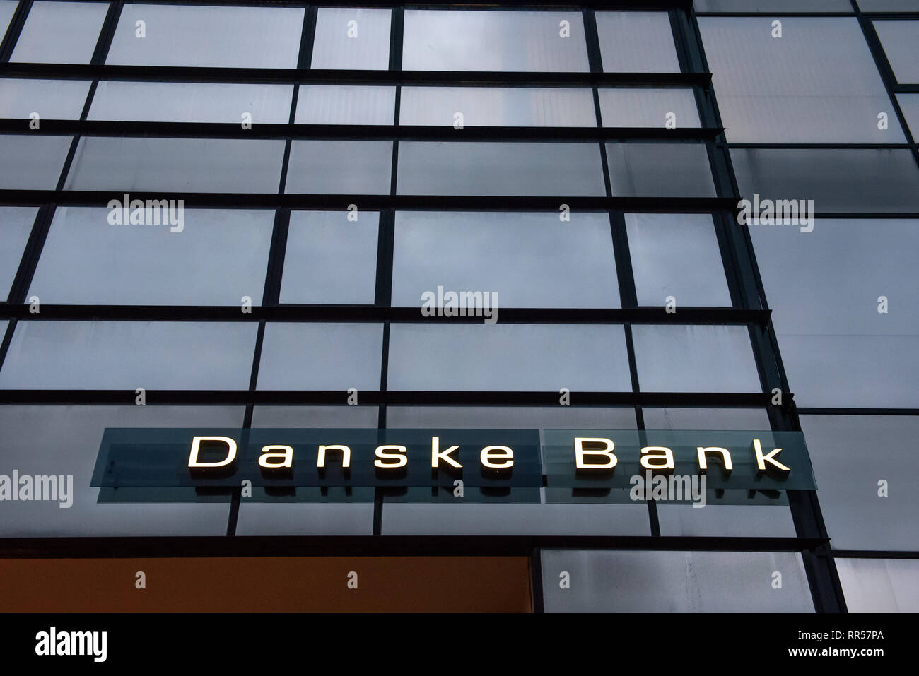 20.02.2019. RIGA, Lettonia. Logo della Danske Bank nella città di Riga. Danske Bank è la più grande banca in Danimarca Foto Stock