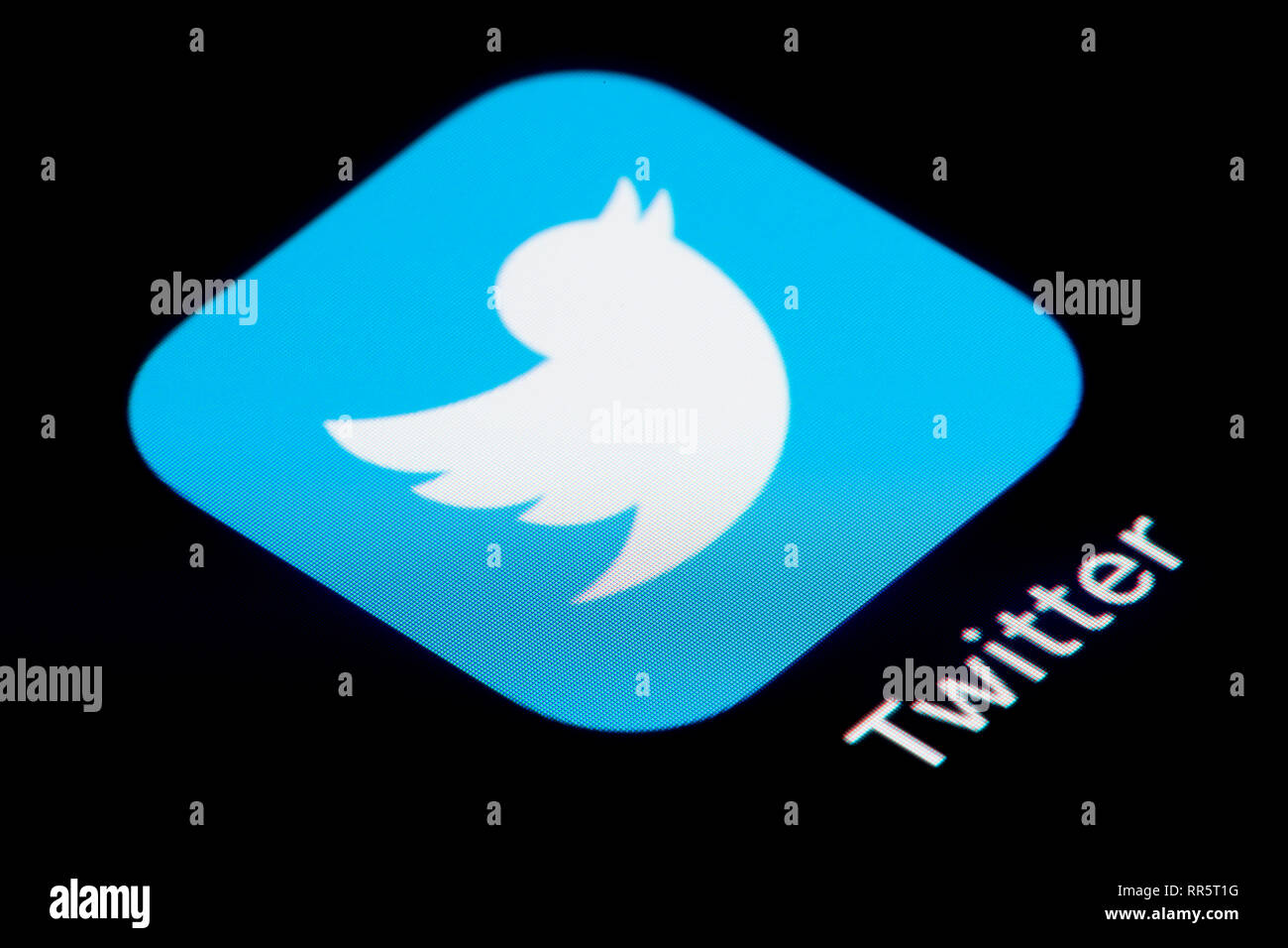 Una inquadratura ravvicinata dell'applicazione Twitter icona, come si vede sullo schermo di un telefono intelligente (solo uso editoriale) Foto Stock