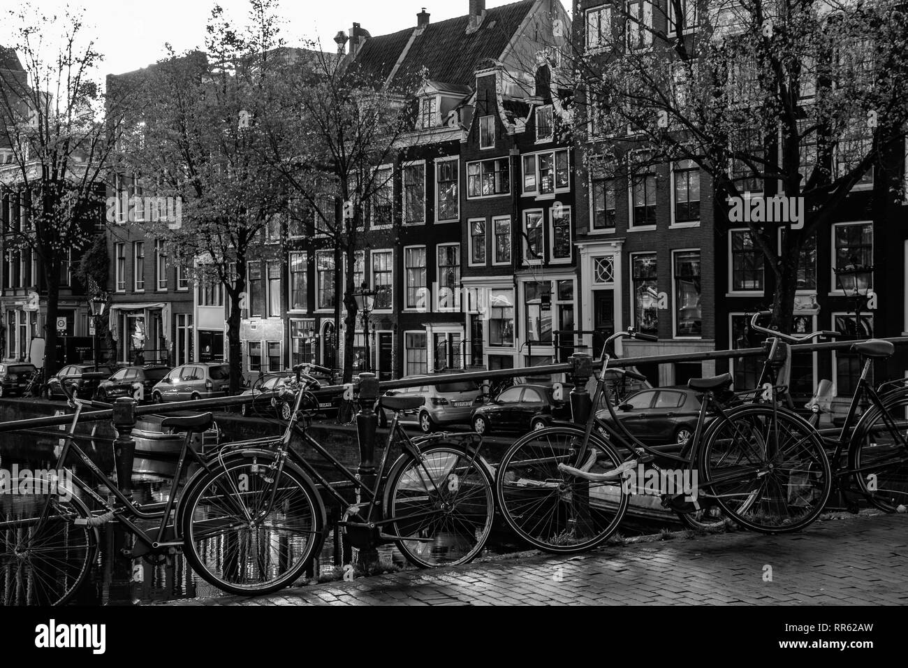 Vista di uno dei canali di Amsterdam Foto Stock
