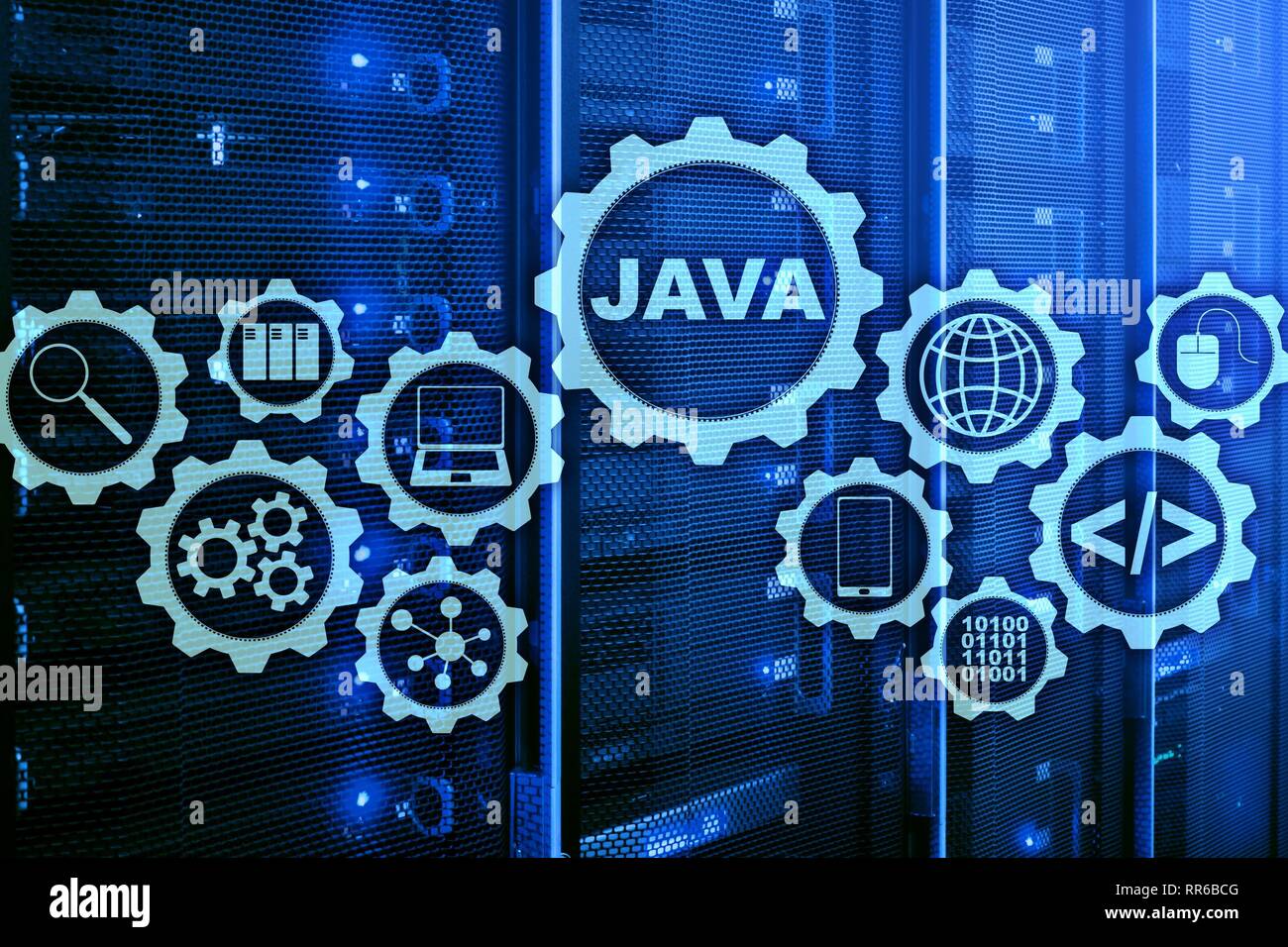 Java Programming concept. Macchina virtuale. Sulla sala server sfondo. Foto Stock