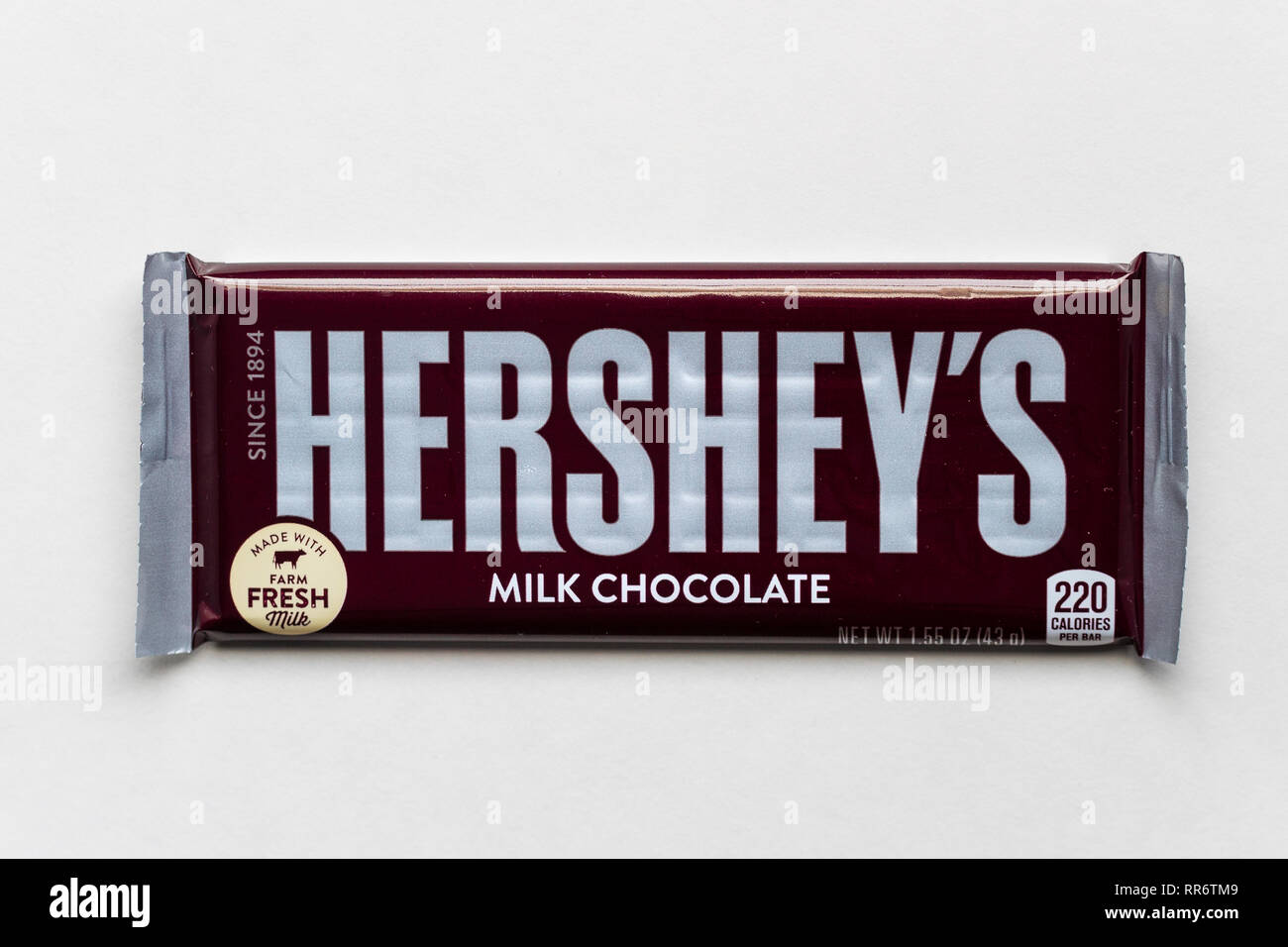 ST. PAUL, MN/STATI UNITI D'America - 21 febbraio 2019: un unico Hershey's cioccolato al latte candy bar e il logo del marchio. Foto Stock