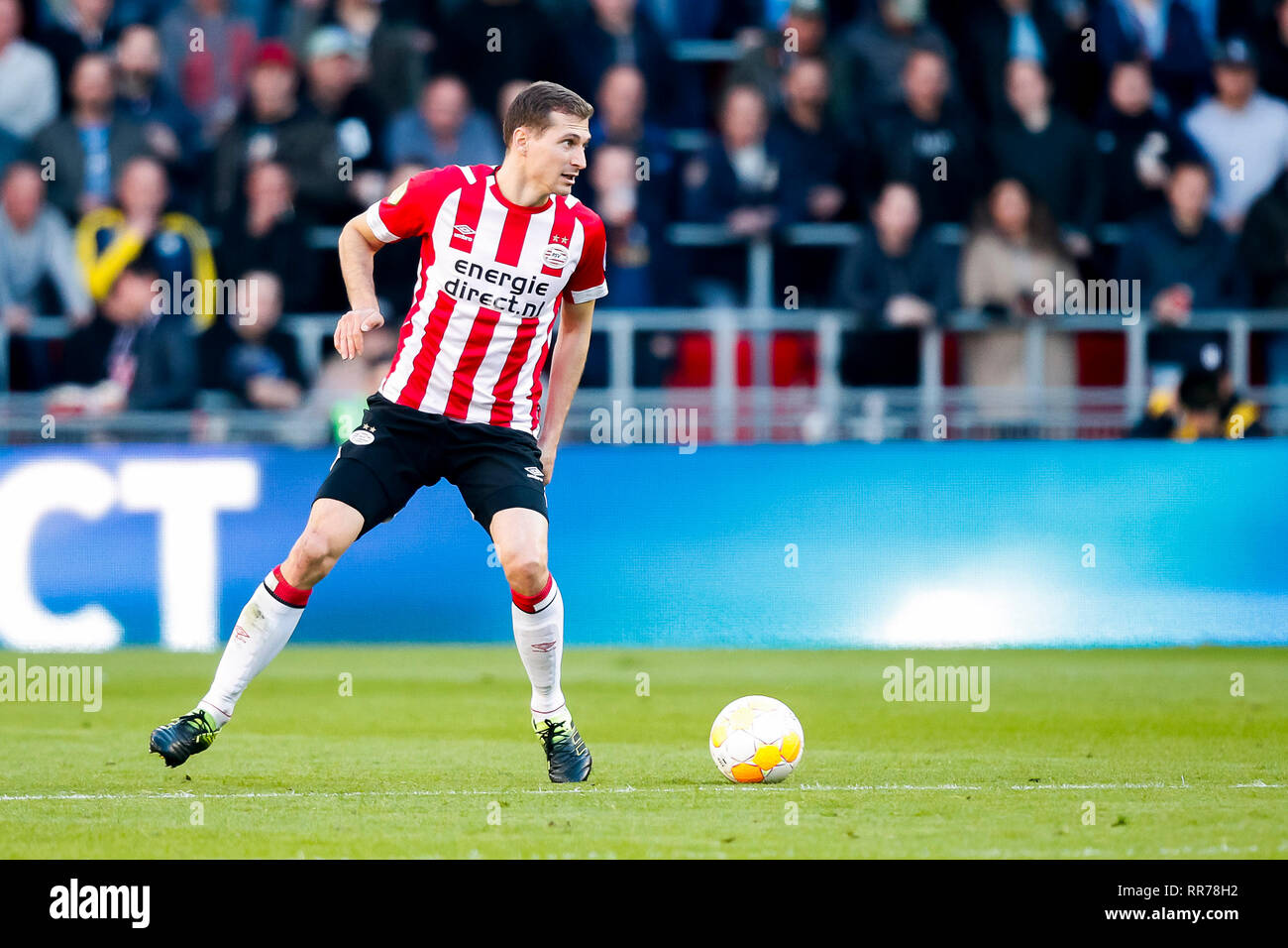 Eindhoven, Paesi Bassi. 24 Febbraio, 2019. EINDHOVEN, PSV - Feyenoord 1-1, 24-02-2019, calcio Eredivisie olandese Stagione 2018 - 2019, PSV Philips Stadium, PSV player Daniel Schwaab Credito: Pro scatti/Alamy Live News Foto Stock