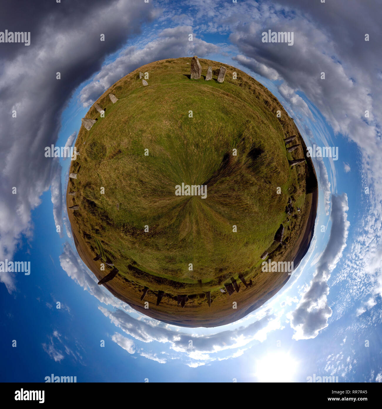 Un 360 immagine panoramica del Scorhill cerchio di pietra sul Dartmoor nel Devon. Foto Stock