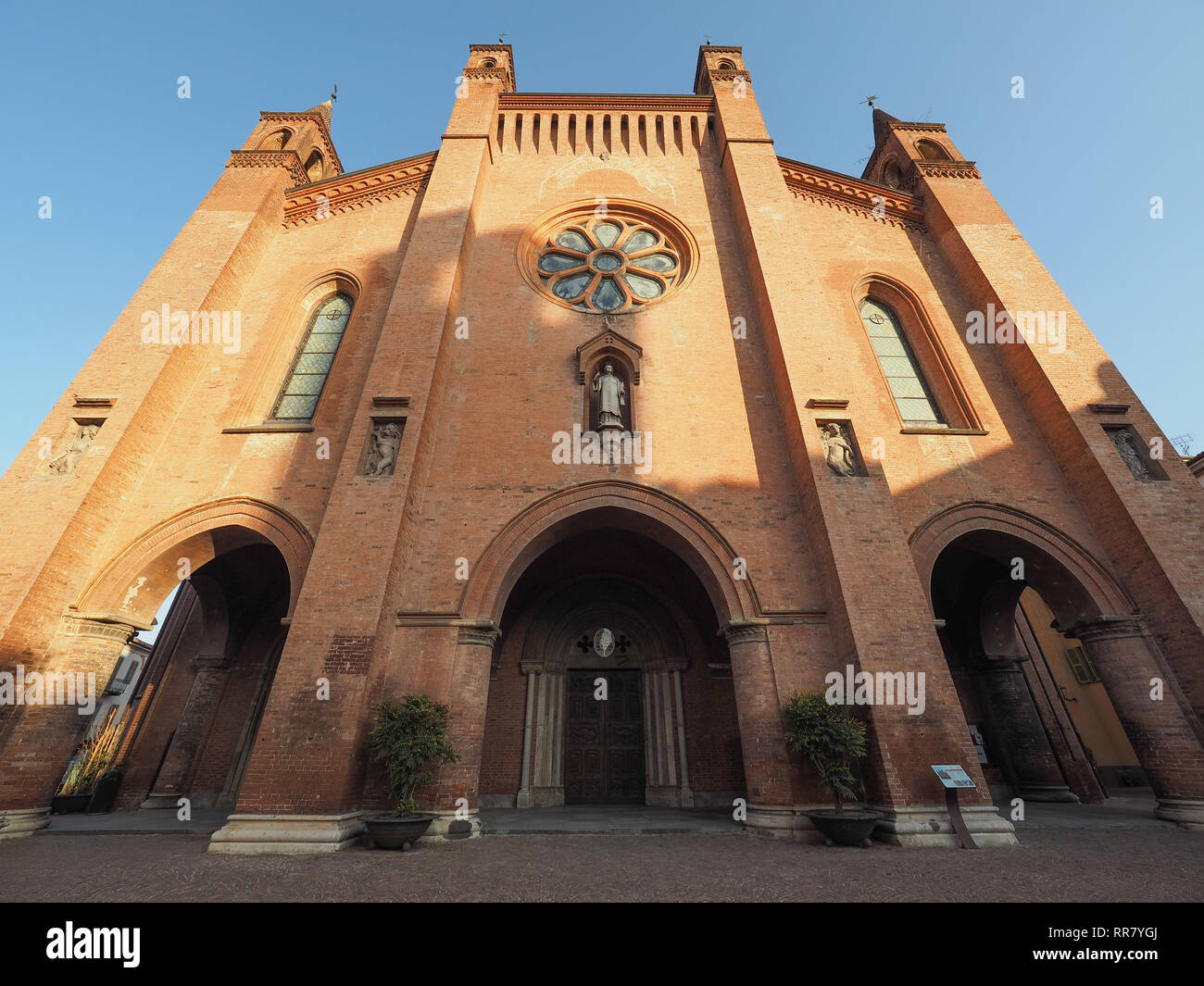 Duomo di San Lorenzo (St Lawrence cattedrale) in Alba, Italia Foto Stock