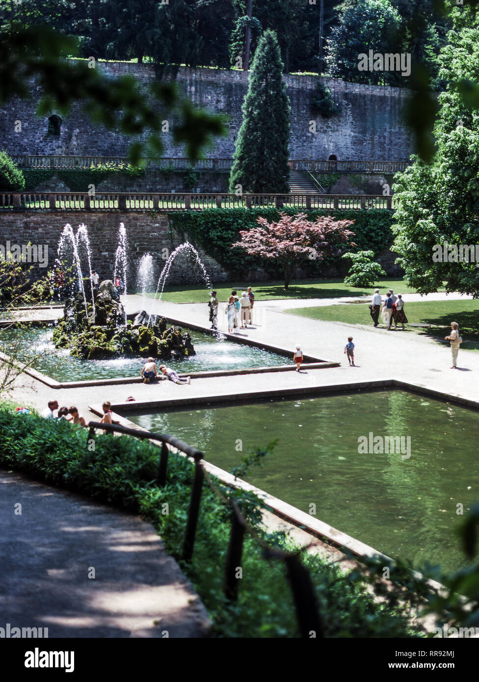 Germania. Heidelberg Castle Gardens con la grande Grotta. Foto Stock