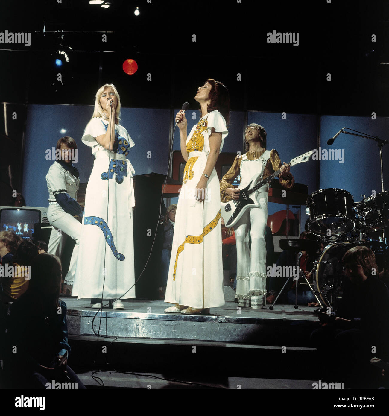 ABBA (Agnetha Fältskog, Anni-Frid Lyngstad, Björn Ulvaeus, Benny Andersson), pop svedese (Gruppo degli anni settanta) / Überschrift: ABBA Foto Stock