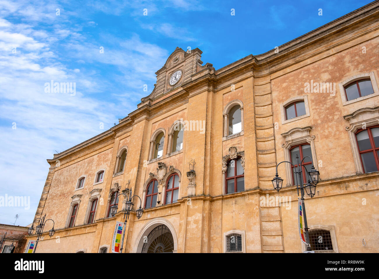 Cinema comunale nel Palazzo dell'Annunziata Palazzo su Piazza Vittorio Veneto. Matera, Basilicata, Puglia, Italia. Capitale europea della cultura 2019 Foto Stock