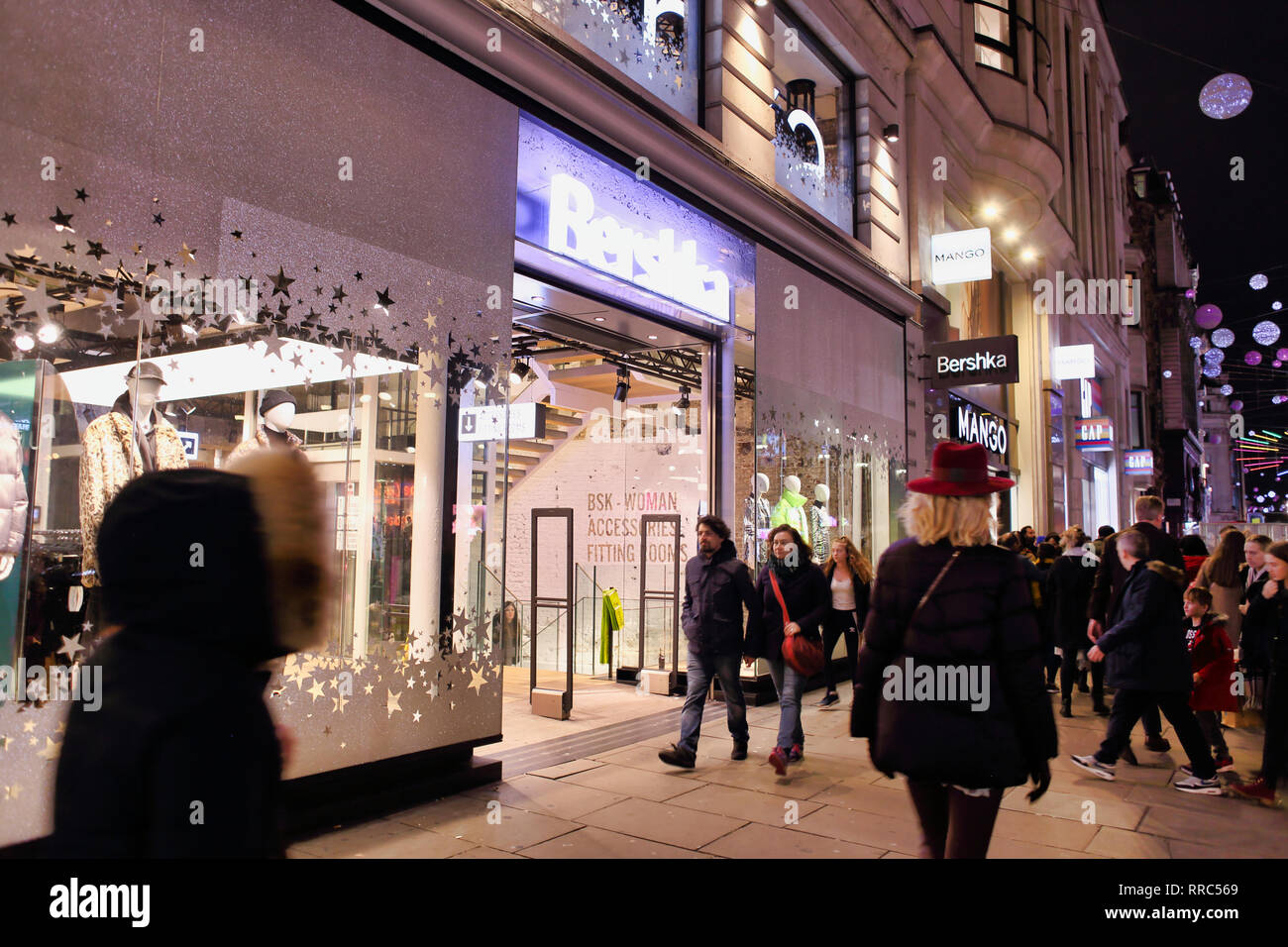 Bershka store su Oxford Street, London, England, Regno Unito Foto stock -  Alamy