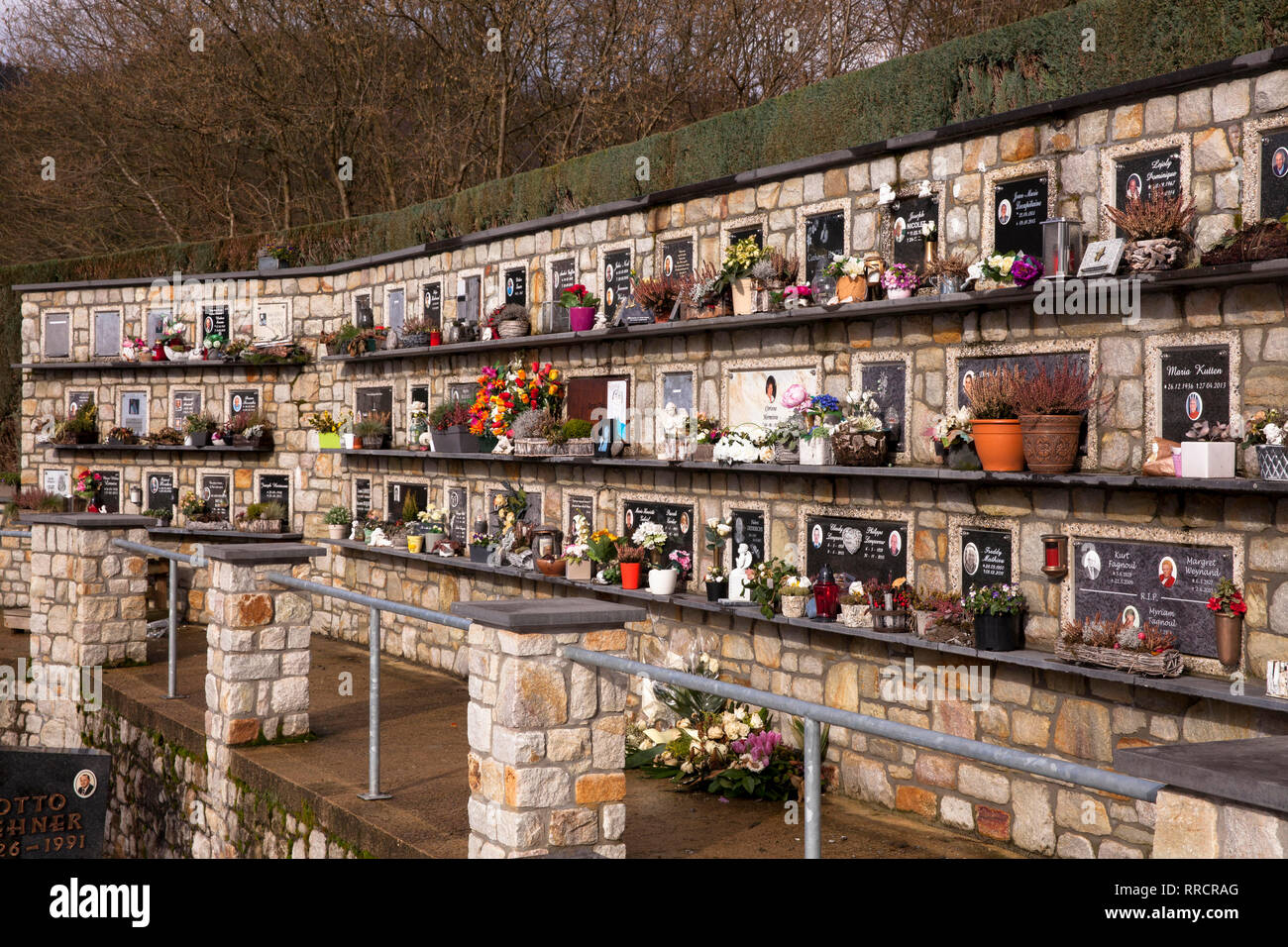 Columbarium sul cimitero di Malmedy, Belgio, Europa. Kolumbarium des Friedhofs von Malmedy, Belgien, Europa. Foto Stock