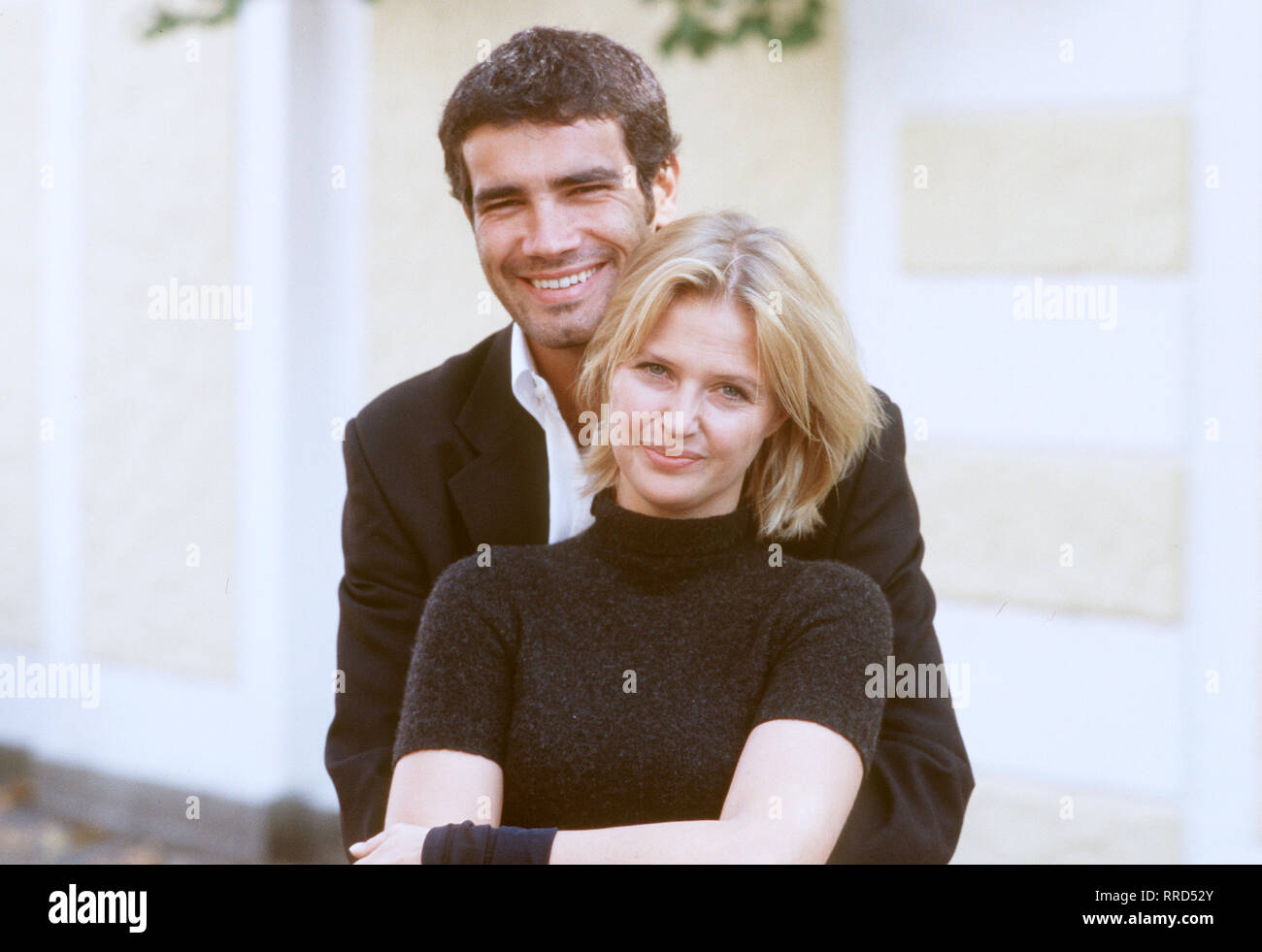 ZWISCHEN LIEBE UND LEIDENSCHAFT- Mit MARCO BONINI und KATHARINA BÖHM Regie: Marijan David Vajda / Überschrift: ZWISCHEN LIEBE UND LEIDENSCHAFT / BRD 2000 Foto Stock