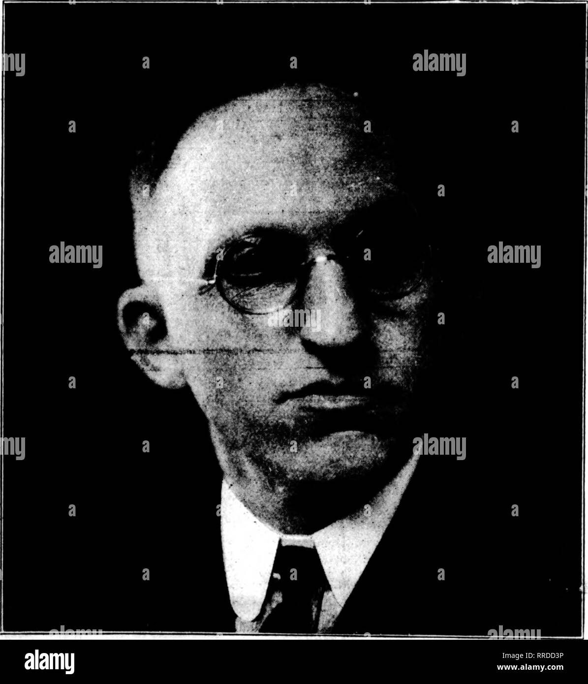 . Fioristi' review [microformati]. Floricoltura. NOTBMBXB 10, 1921 i fioristi^ Rassegna 33 y.f/Jli"Jtv?^WJlVf^JLVg^^"^lx"4L"/JLVS^ BADGERS' grande incontro iiysvir^t^irSYir^[^rrsvirrstitys?ITR?it7Svi"^irr*&GT;^ WISCONSANS soddisfare. Display eccellente. Dello stato del Wisconsin fioristi' Associ- zione ha tenuto la sua riunione annuale a Mil- waukee giovedì e venerdì, Novem- ber 3 e 4. Vi è stata una grande a- tendance da tutto lo stato. La riunione si è tenuta presso l'Athletic Club camere dove, allo stesso tempo, una mostra del fiore è stato messo su. Vi è stato un bel display di molte varietà di crisantemi, pompons), rose, Foto Stock