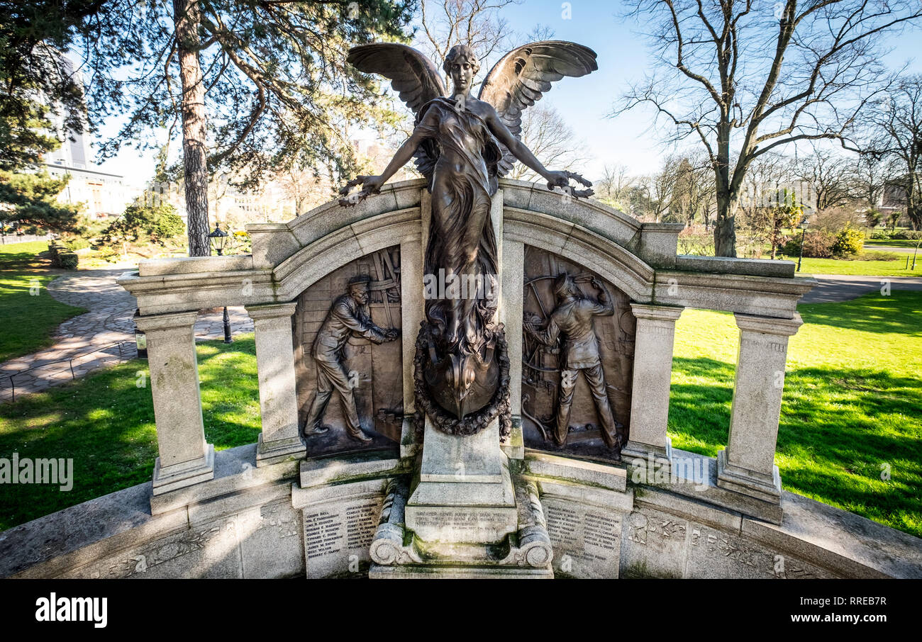 Titanic Engineers' Memorial in East Park Southampton, Hampshire, Regno Unito Foto Stock