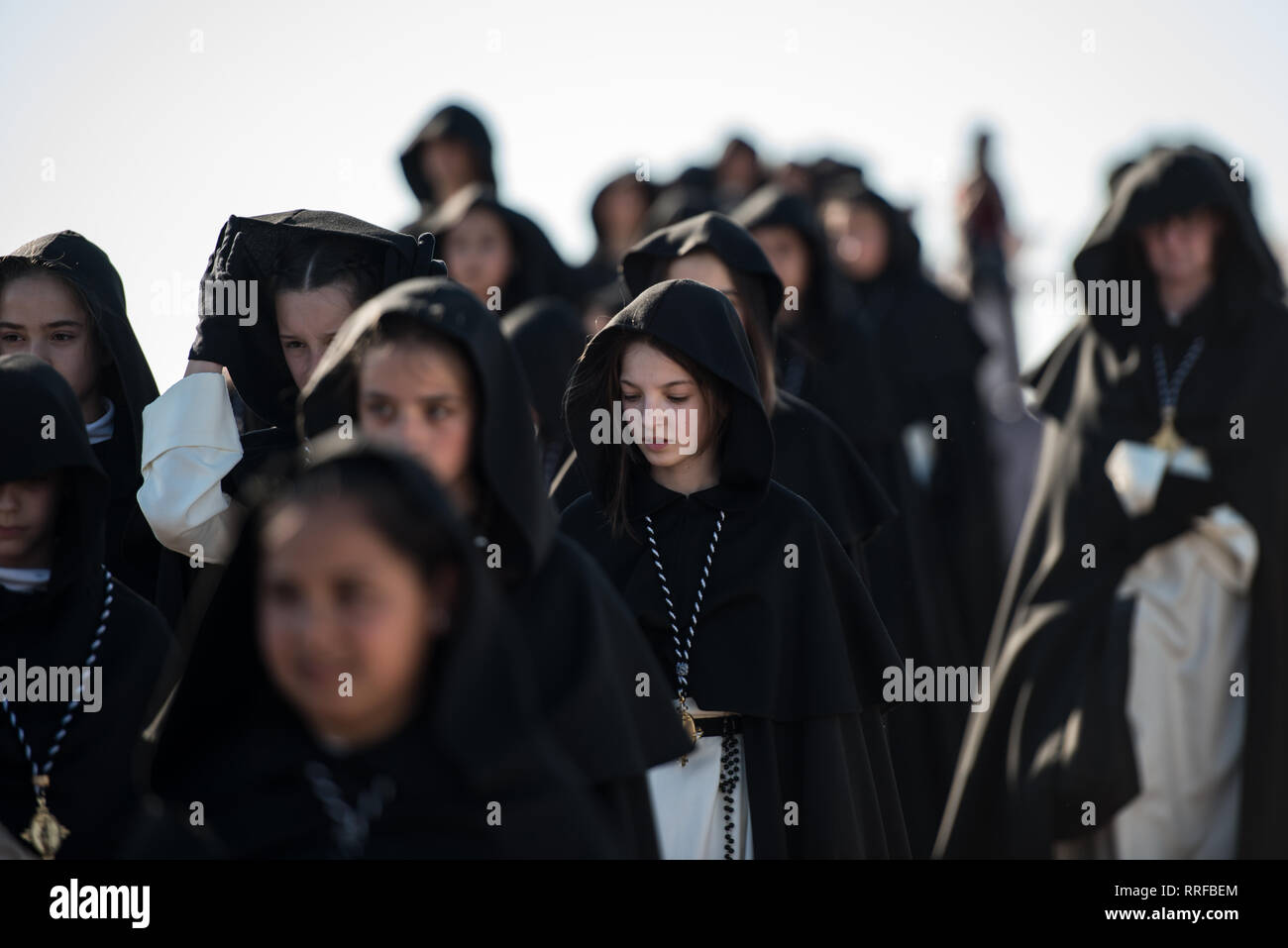 La Fraternità domenicana del Santo Cristo della vittoria, Nostra Signora del Rosario nei suoi misteri dolorosi Foto Stock