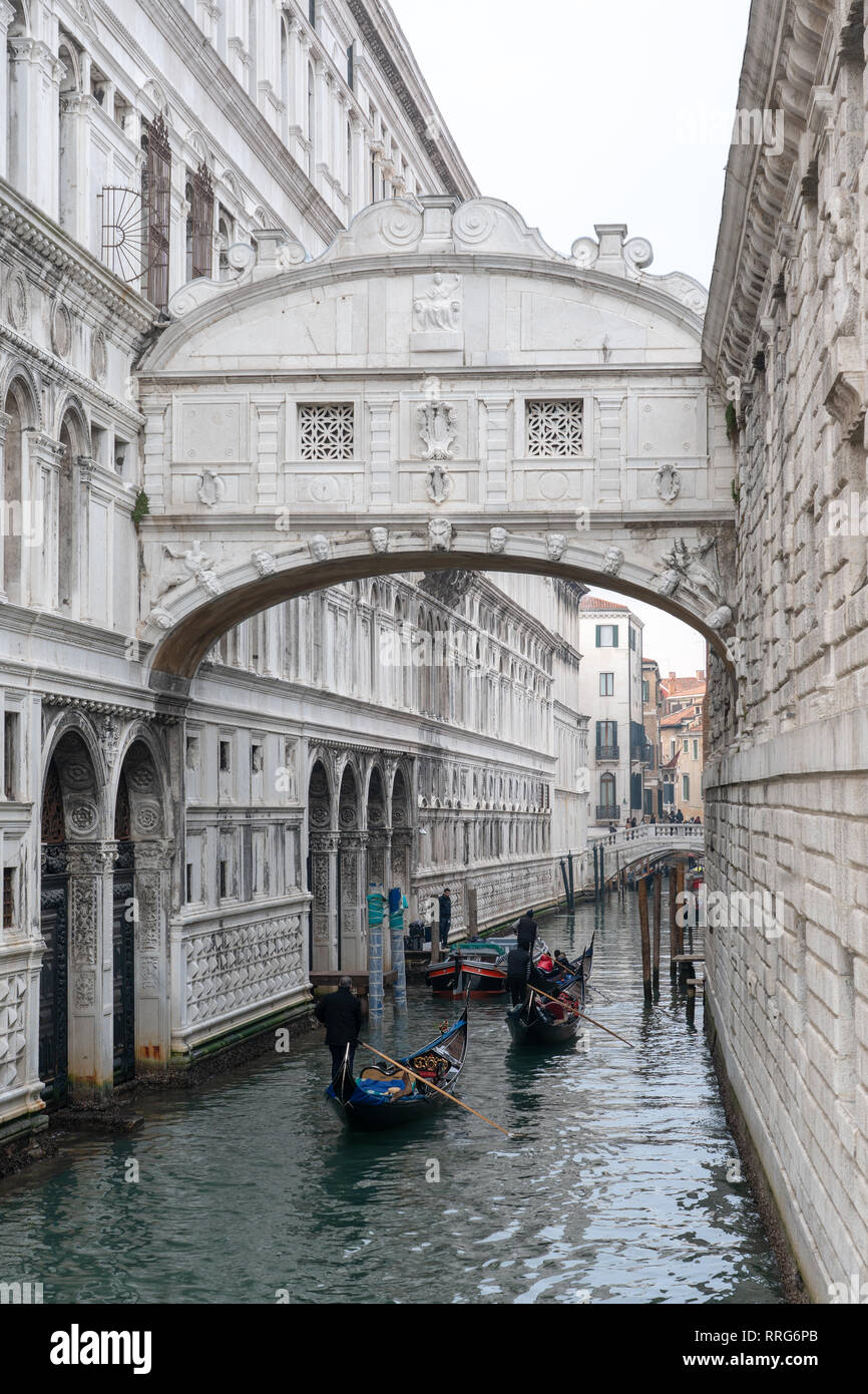Il Ponte dei Sospiri di Venezia. Da una serie di foto di viaggio in Italia. Data foto: Lunedì 11 Febbraio, 2019. Foto: Roger Garfield/Alamy Foto Stock