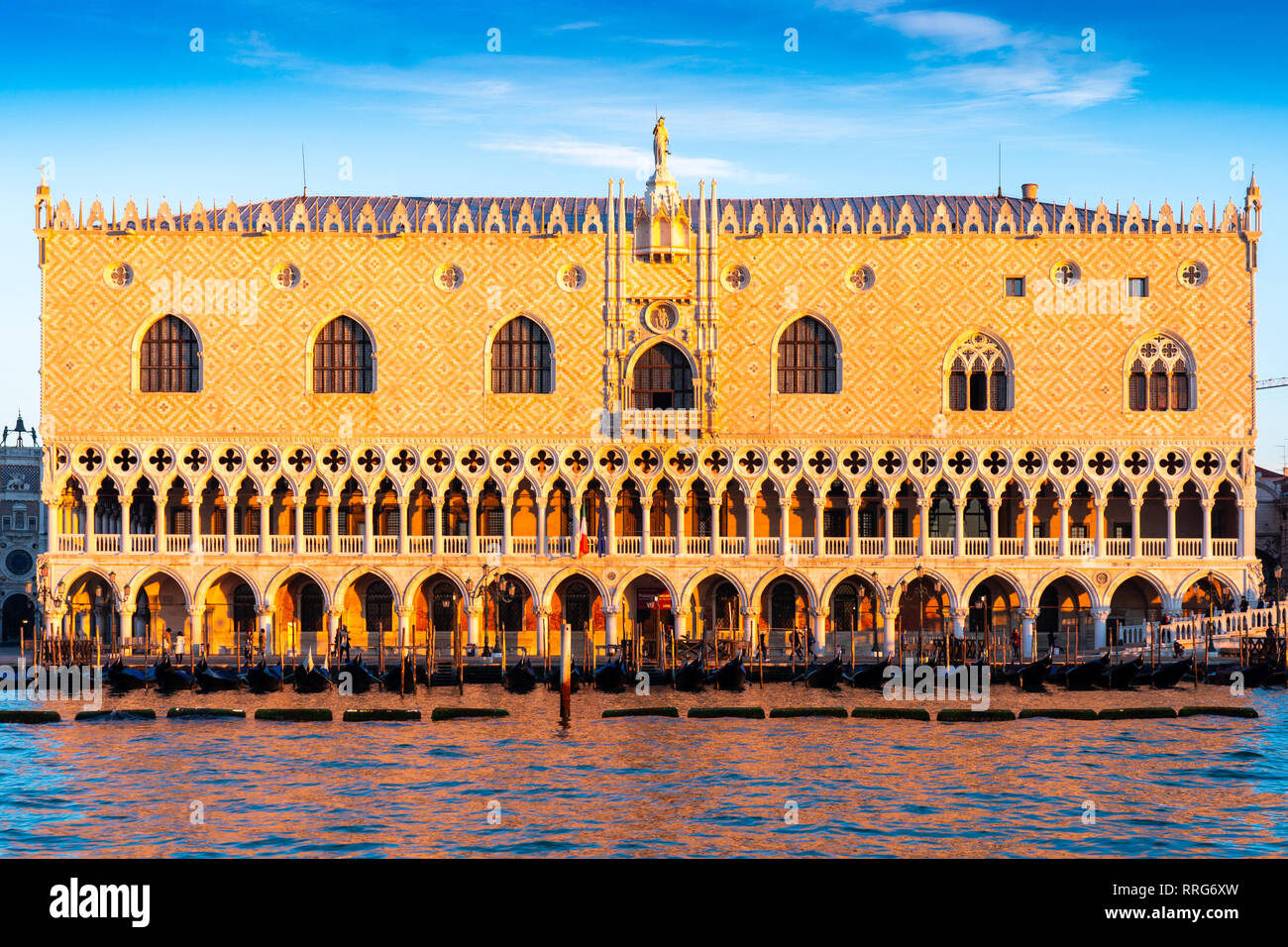 Viste generali di Venezia Palazzo Ducale a sunrise. Da una serie di foto di viaggio in Italia. Data foto: Lunedì 11 Febbraio, 2019. Foto: Roger Gar Foto Stock