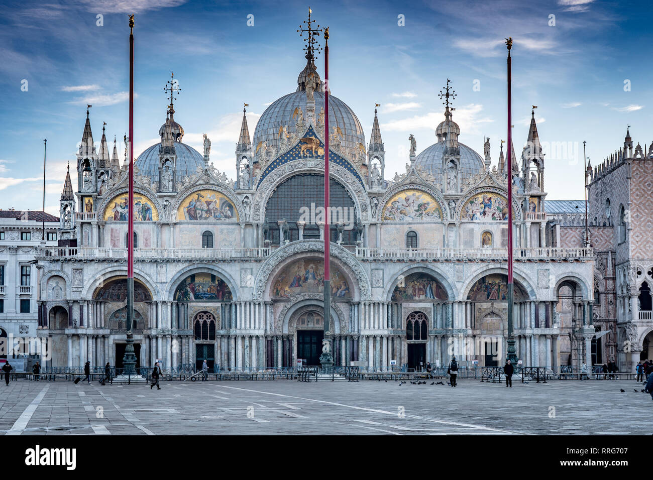 Vista la Basilica di San Marco a Venezia. Da una serie di foto di viaggio in Italia. Foto Data: martedì 12 febbraio, 2019. Foto: Roger Garfield/Alamy Foto Stock