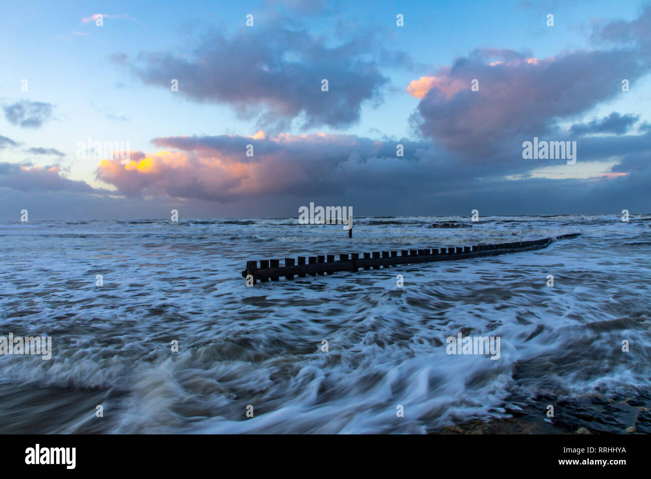 Ostfriesland, Insel Wangerooge, inverno, Strand, Sturm, Buhnen, Wellenbrecher, Foto Stock