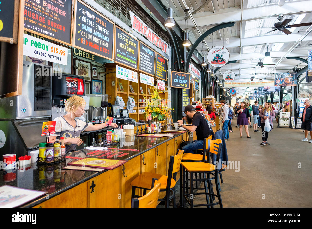 N'awlins Cafe & Spice Emporium ristorante contatore, vista interna di New Orleans French Market, mercato agricolo, New Orleans French Quarter, Louisiana, Foto Stock