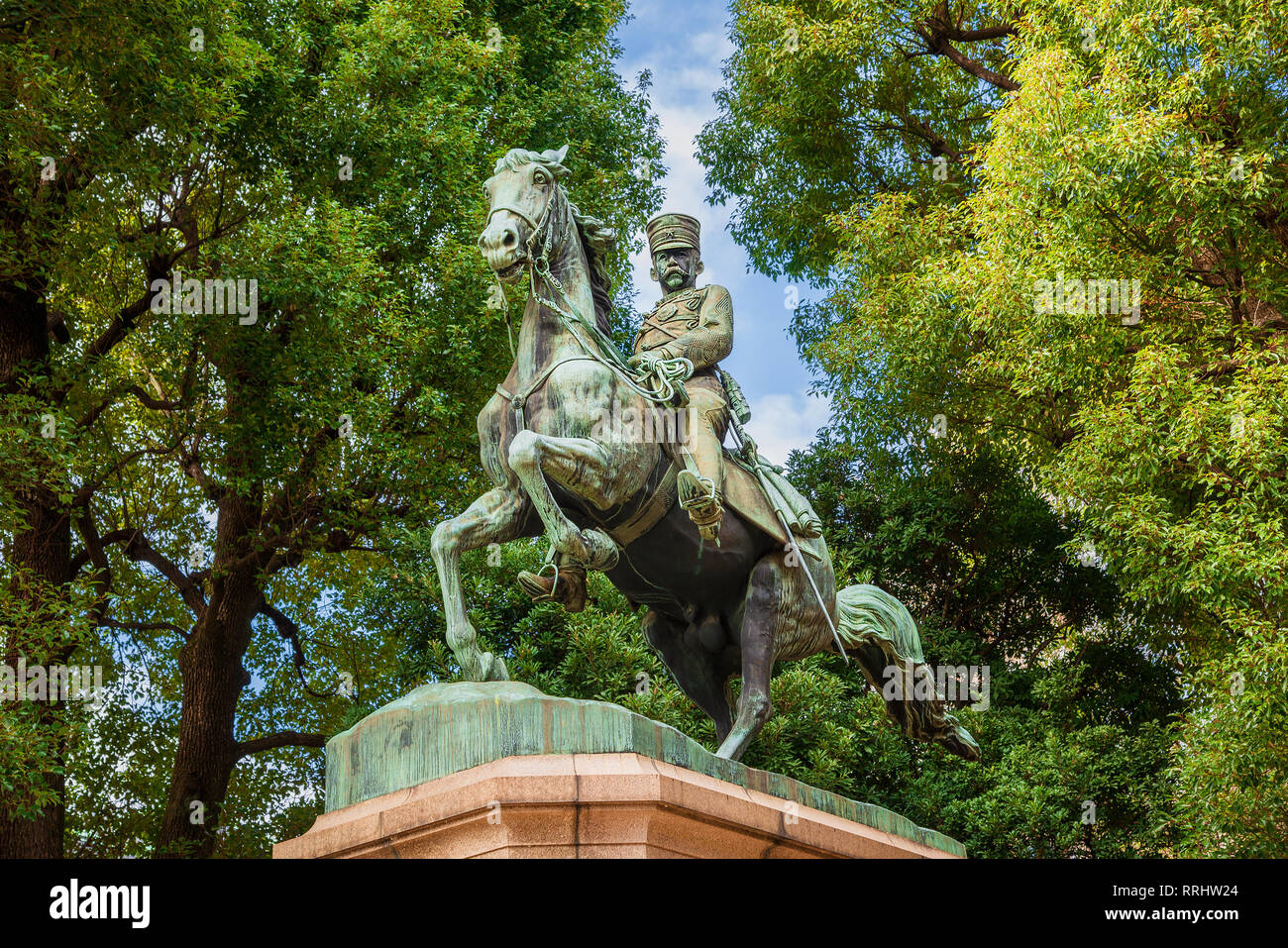 Il principe Kitashirakawa Yoshihisa, Imperial esercito giapponese generale in epoca Meiji. Statua in bronzo, eretto nel 1903 Parkm Kitanomaru vicino al Palazzo Imperiale e Foto Stock