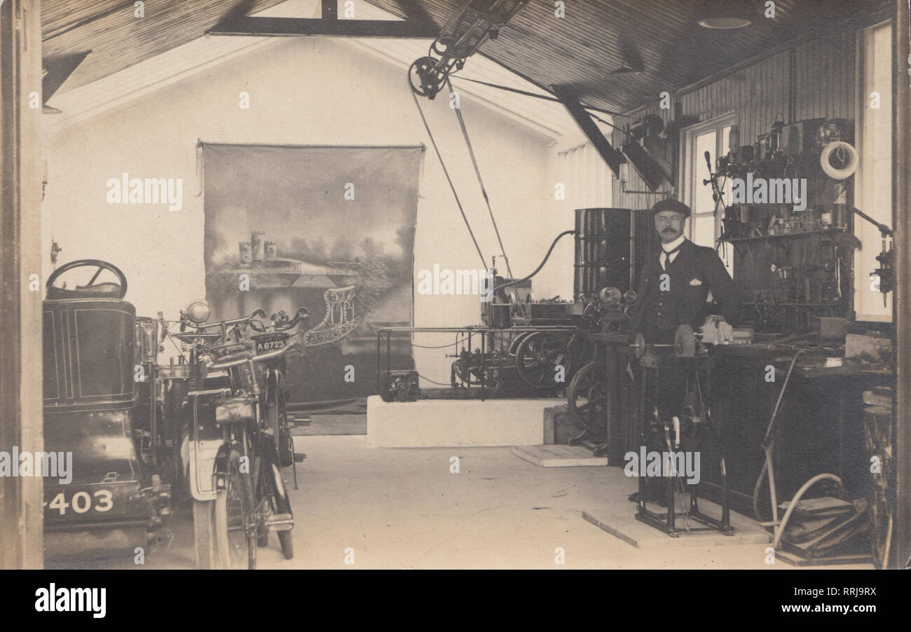 Vintage fotografia mostrante un Edwardian Studio fotografico. Foto Stock
