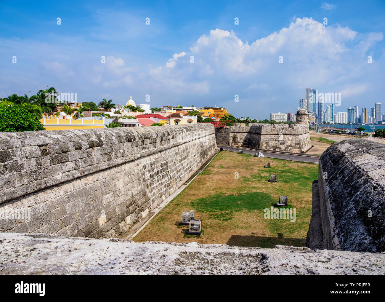 Alle mura della vecchia città, Cartagena, Dipartimento di Bolivar, Colombia, Sud America Foto Stock