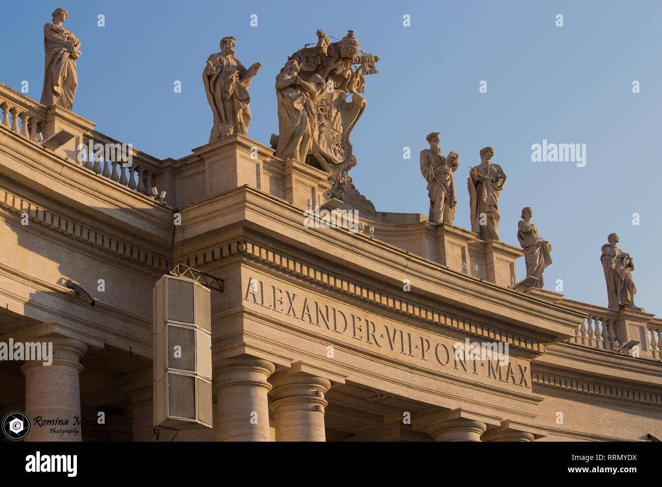 La Basilica di San Pietro in Roma, Città del Vaticano alle prime luci del mattino Foto Stock