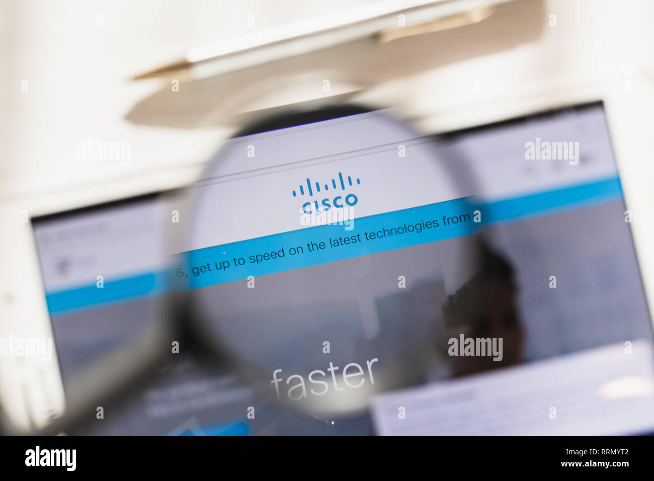 Los Angeles, California, Stati Uniti d'America - 27 Febbraio 2019: Cisco Systems, Inc. sito ufficiale homepage sotto la lente di ingrandimento. Concetto di Cisco Systems, Inc Foto Stock